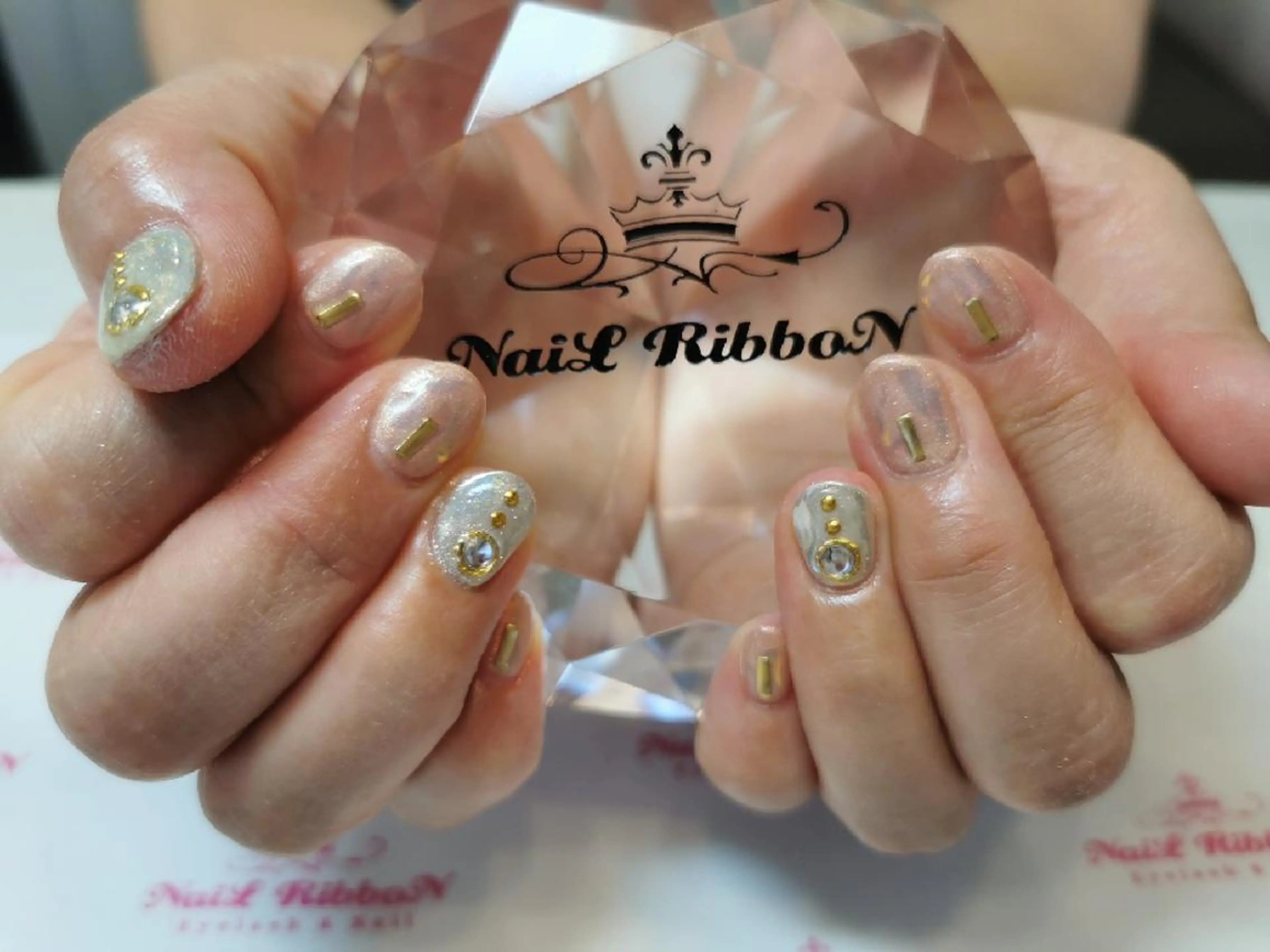 ネイル ハンドネイル ネイルリボン 受付スタッフのネイルデザイン