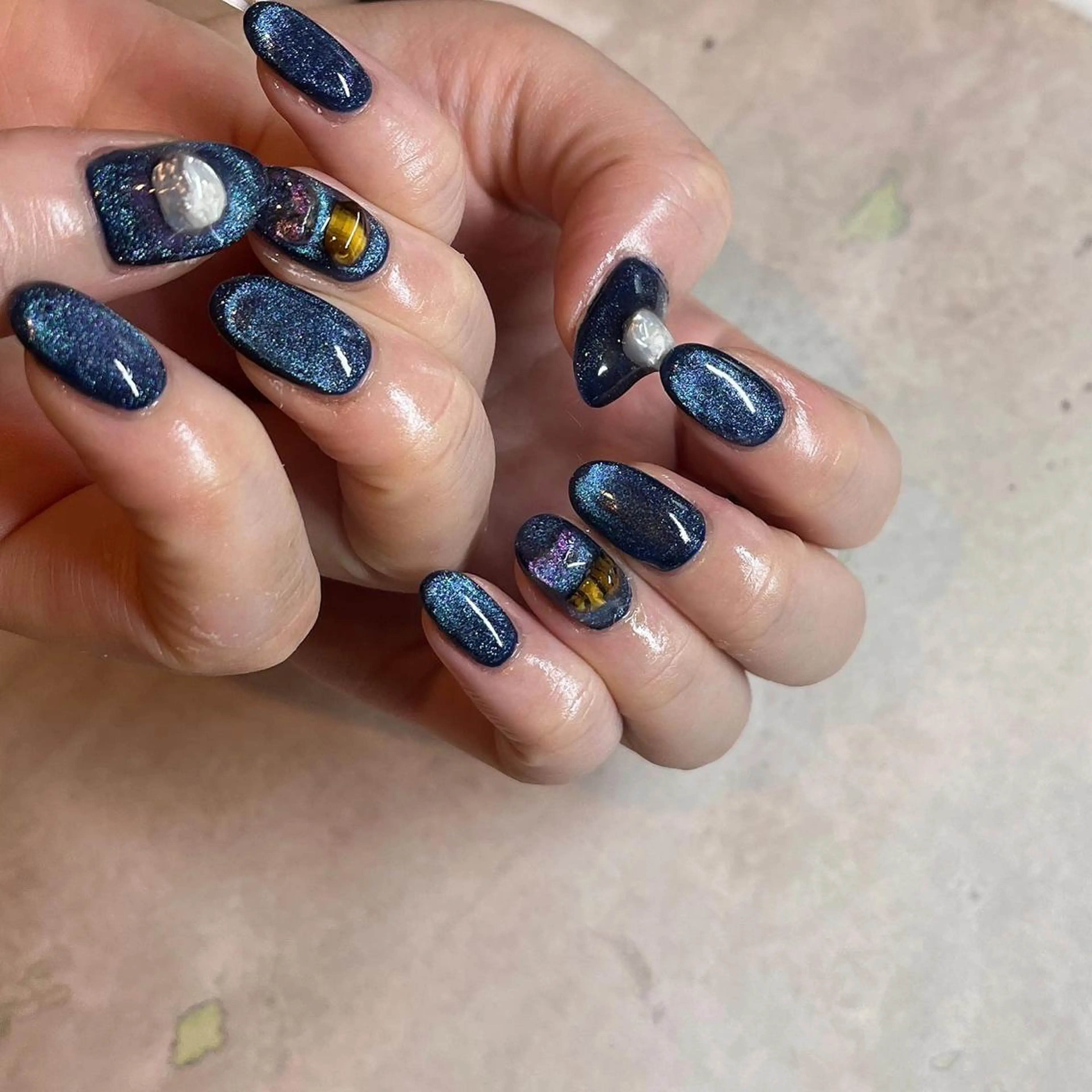 ネイル ブルー マグネットネイル フリーランス¨̮⃝ ネイリストOKADAのネイルデザイン