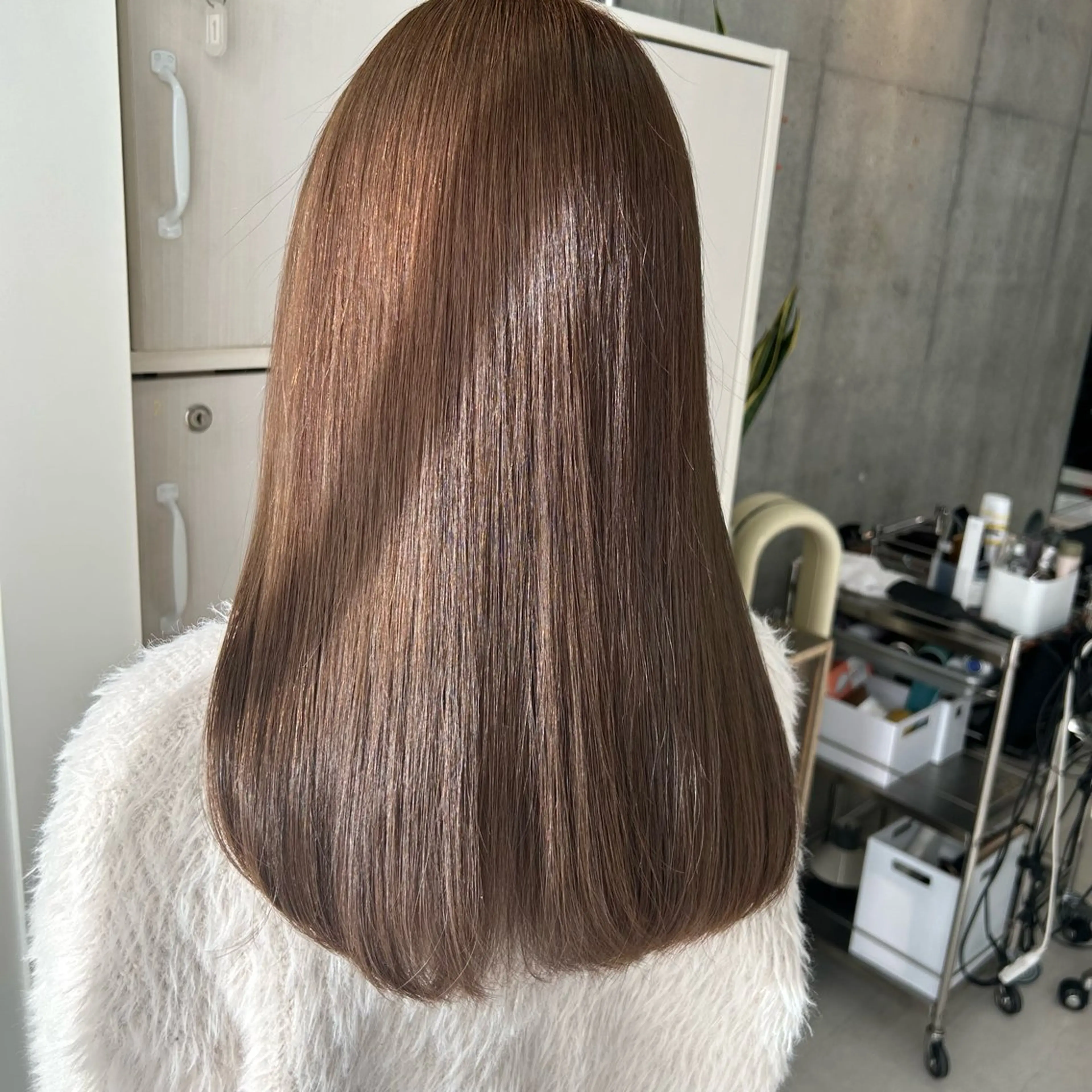 セミロング レイヤーカット ヘアカラー トリートメント LOE Yuuka/42🩵のヘアスタイル