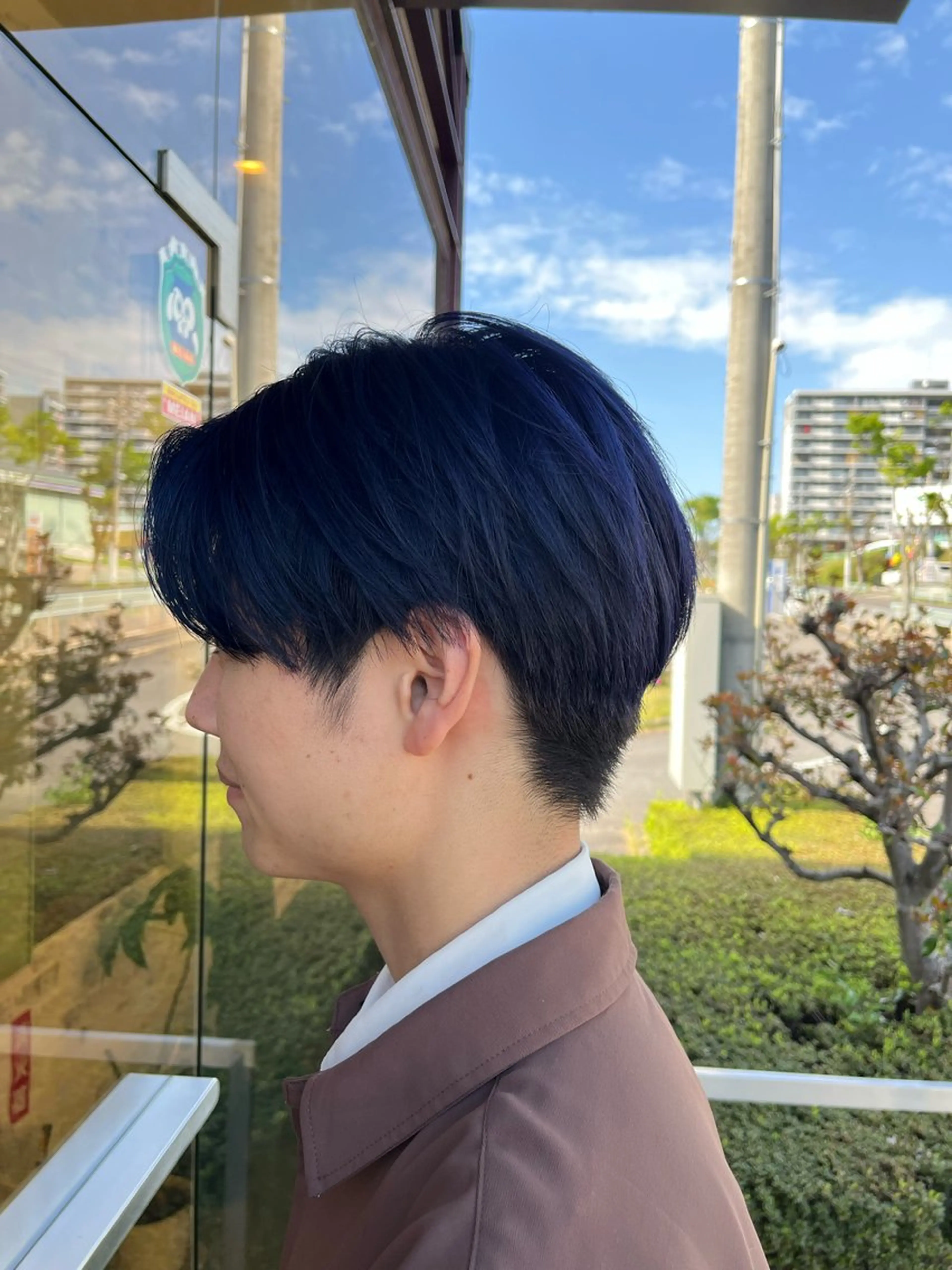 ショート カラー メンズ メンズブリーチ センターパート 黒髪 ブリーチ ブルーカラー ヘアカラー 北川 寛之✨メンズパーマ✨のヘアスタイル