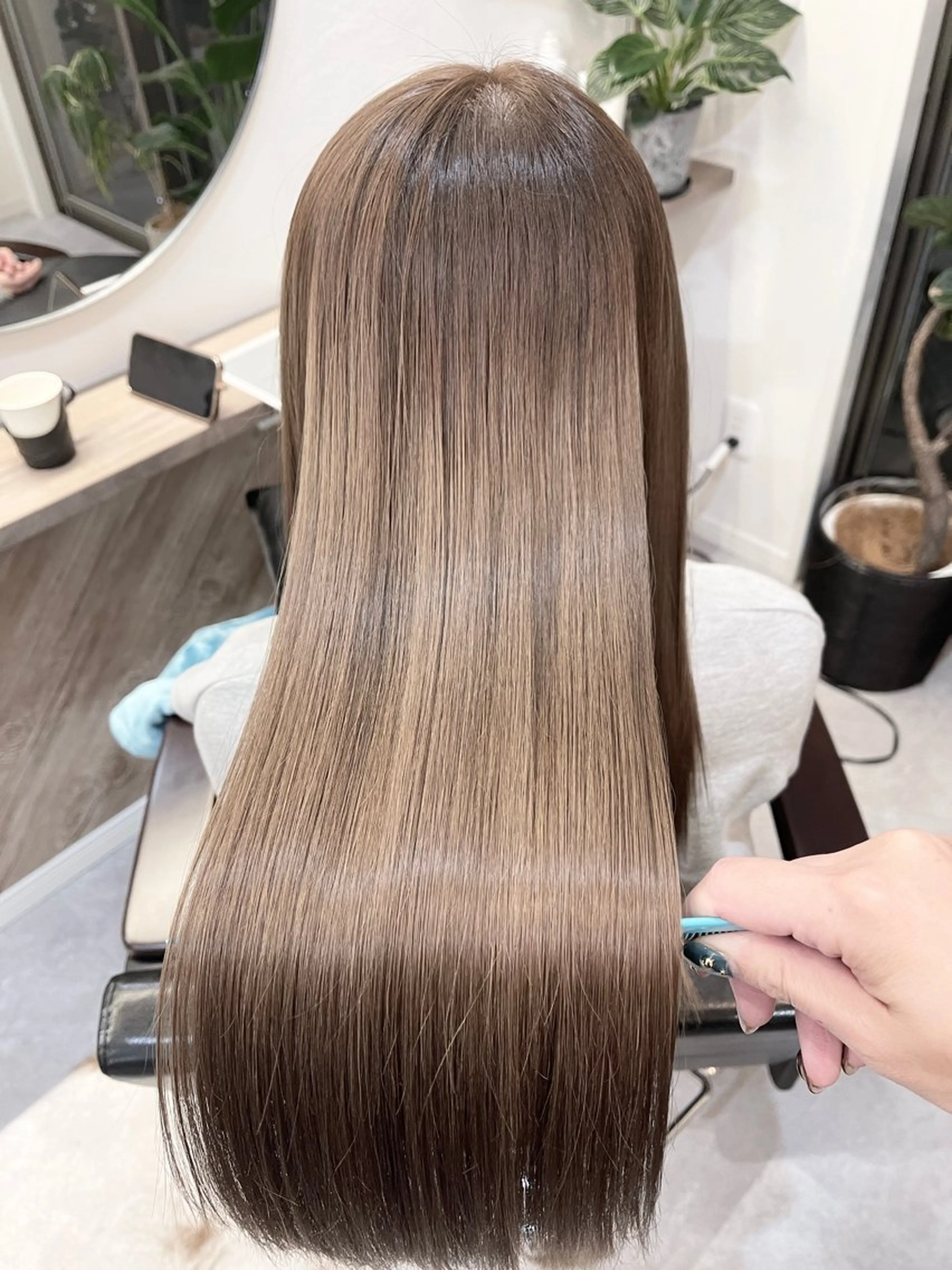 ロング カラー ベージュカラー 髪質改善で 憧れの潤艶美髪にのヘアスタイル