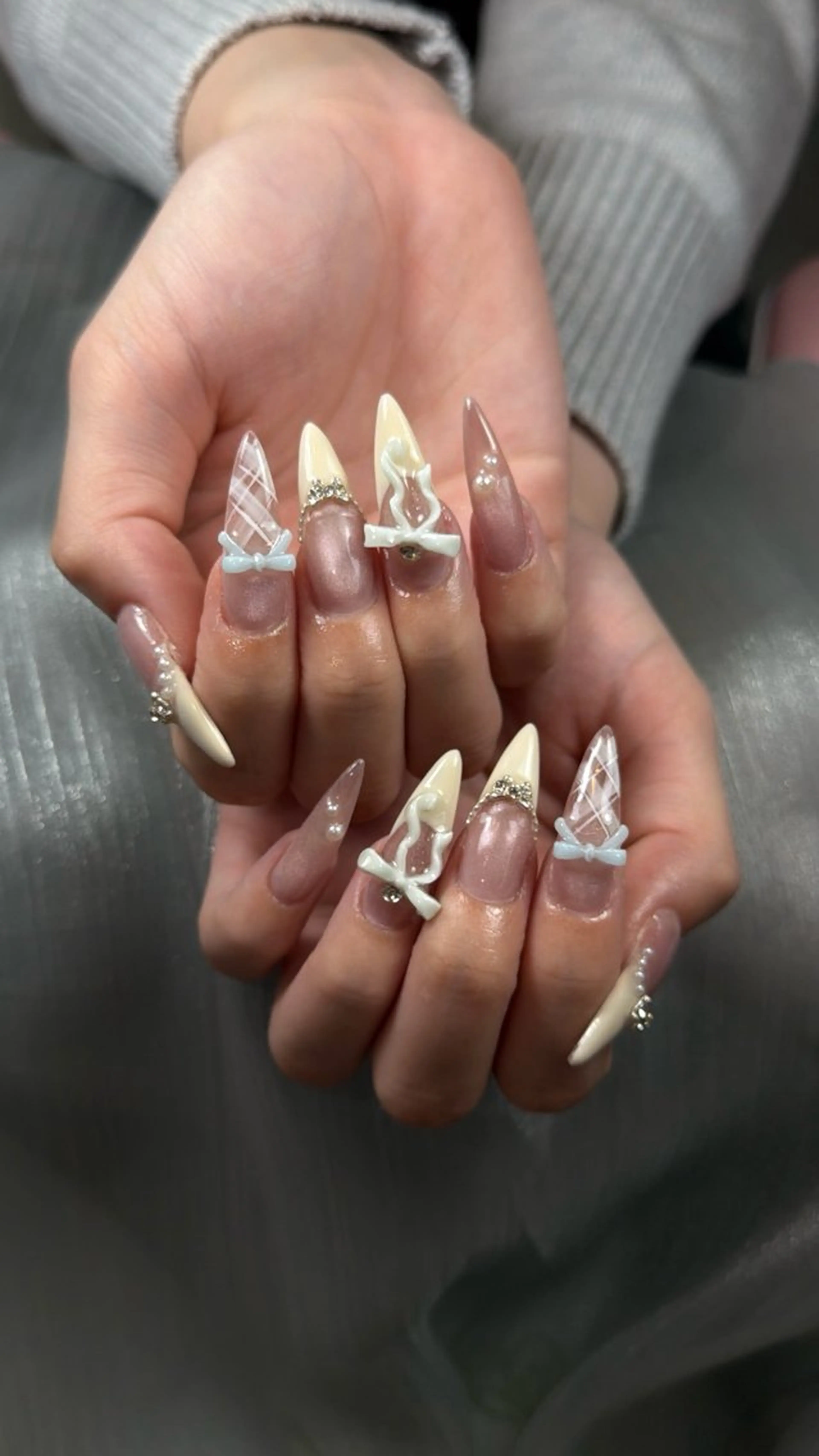 ネイル チークネイル フレンチネイル グラデーション キラキラネイル 韓国ネイル ハンドネイル HIKARIHANA NAILのネイルデザイン
