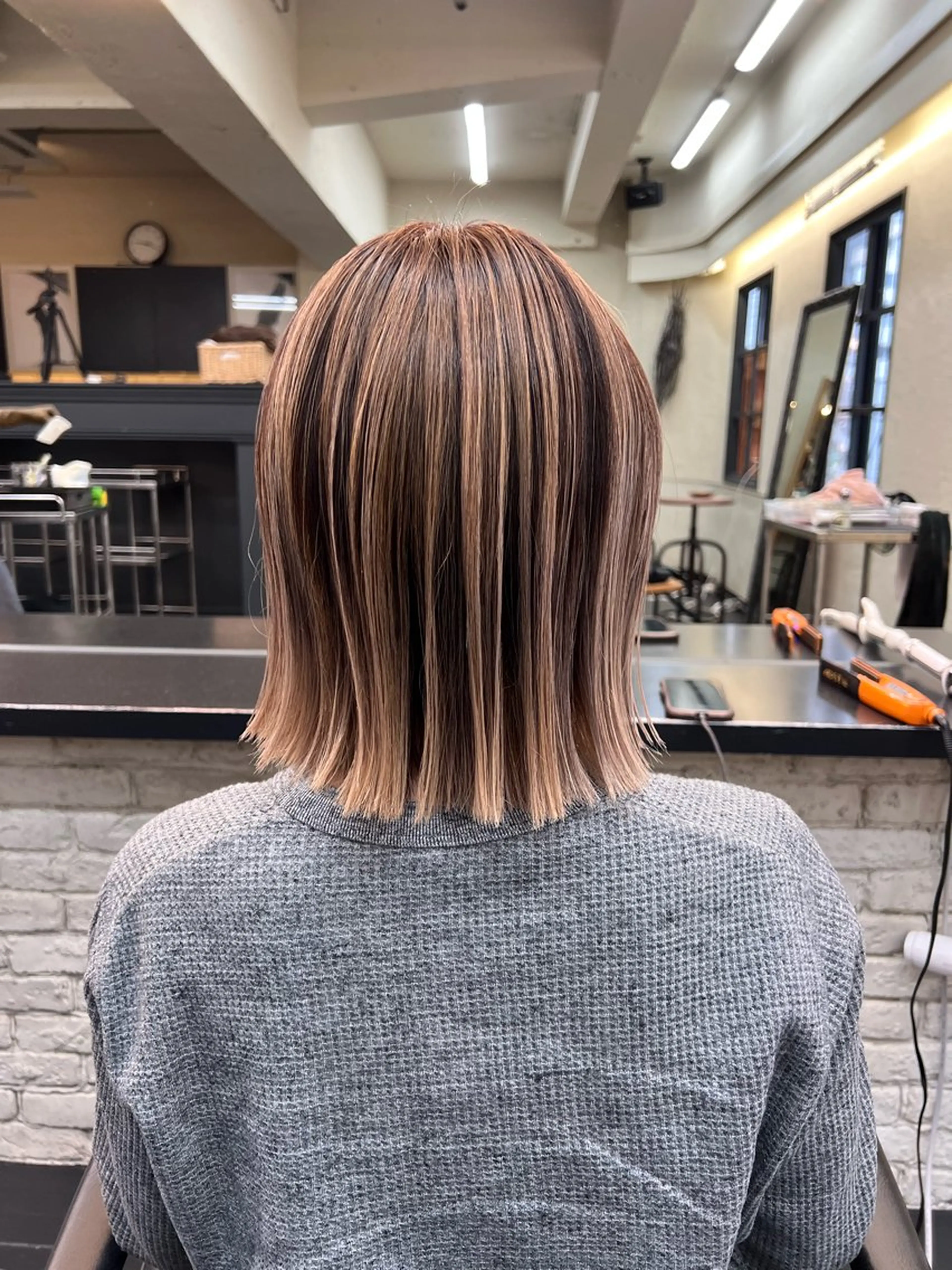 ショート カラー バレイヤージュ レイヤーカット 退色まで透明感ある ダブルカラー/リクのヘアスタイル