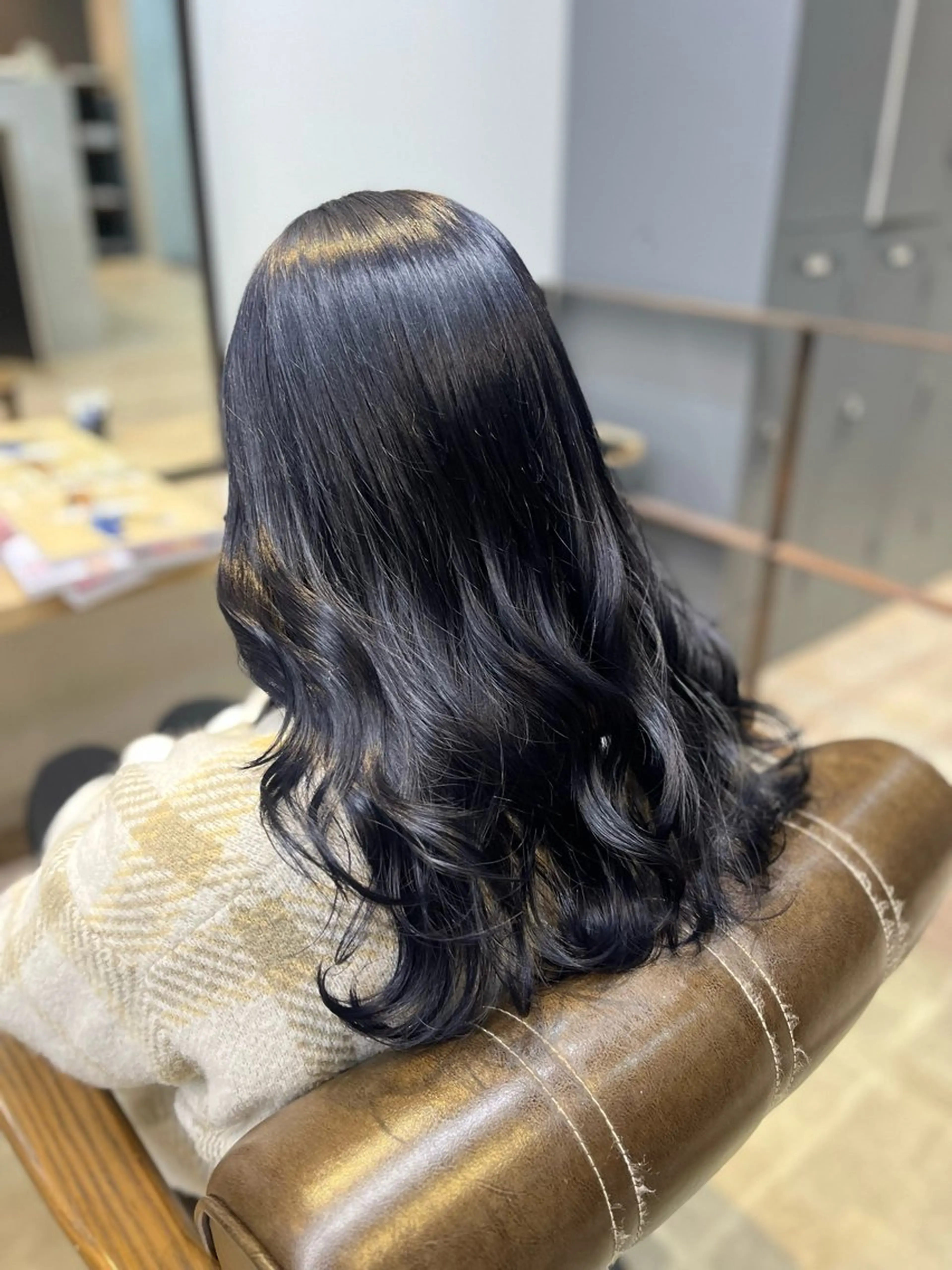 セミロング カラー ブリーチ カット ヘアカラー 多河 遥のヘアスタイル