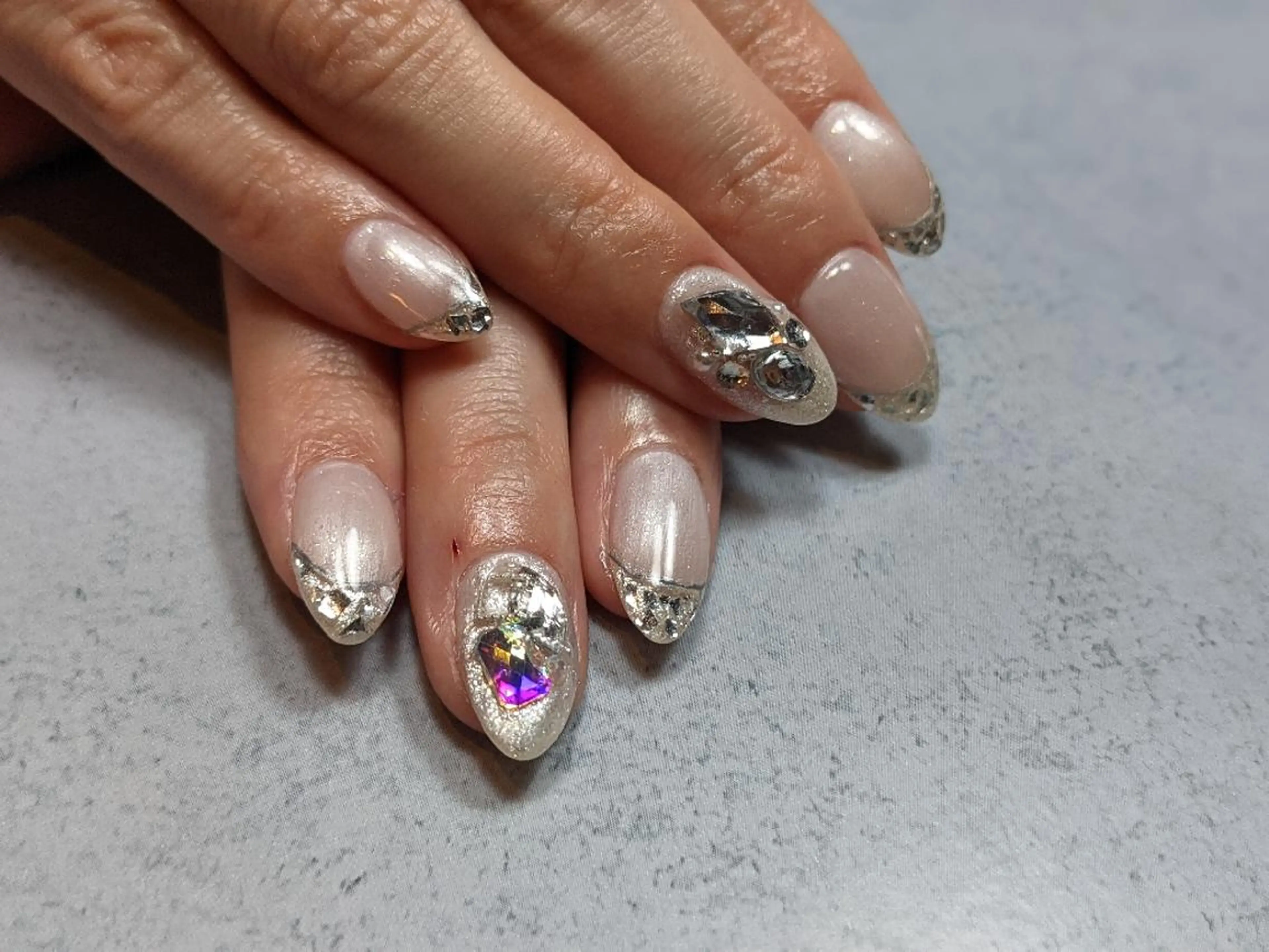 ネイル フレンチネイル ガラスフレンチ Nail SIRANGANAのネイルデザイン