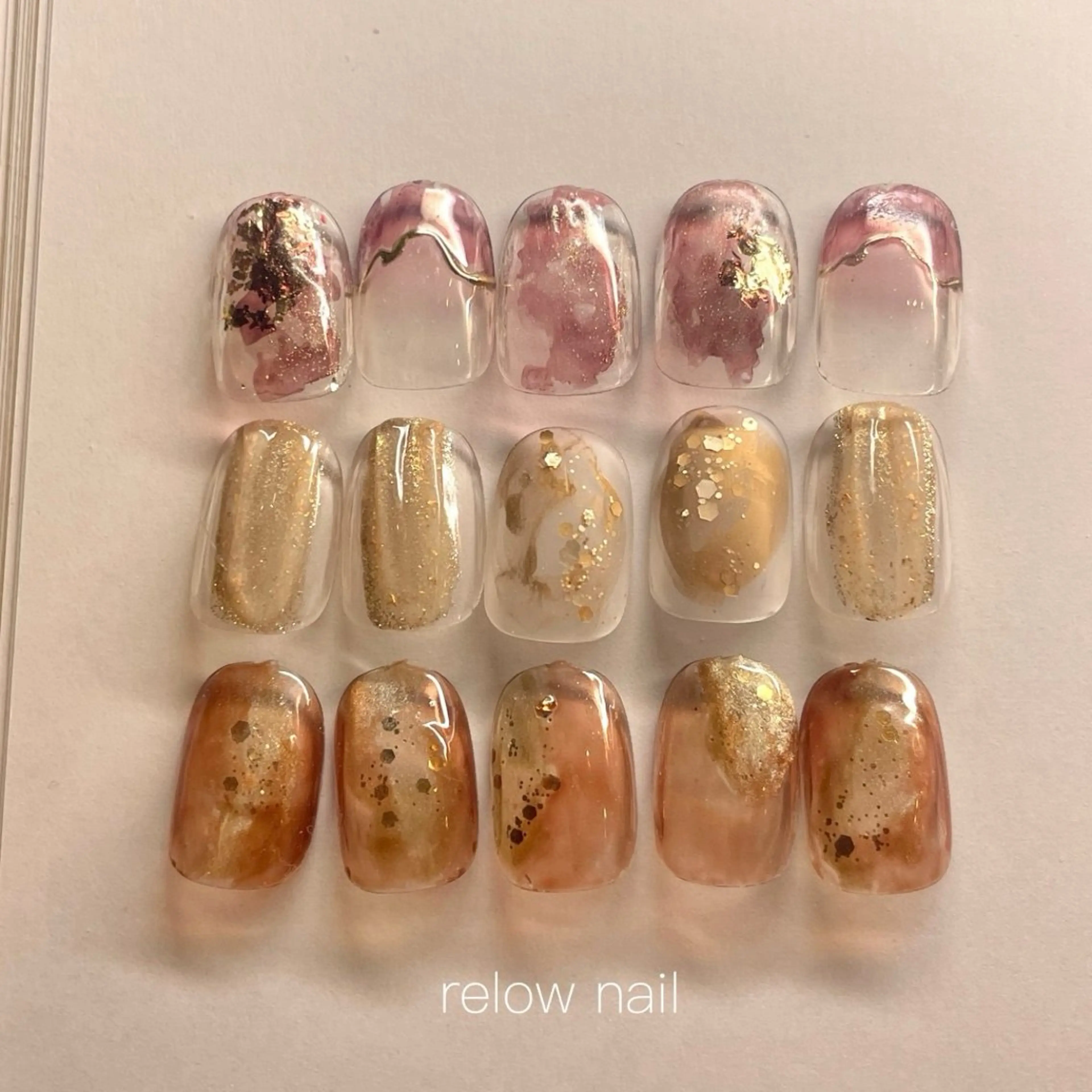 ネイル ハンドネイル anyora nail salon所属・大人ワンホン キラキラ／Ayanoのネイルデザイン