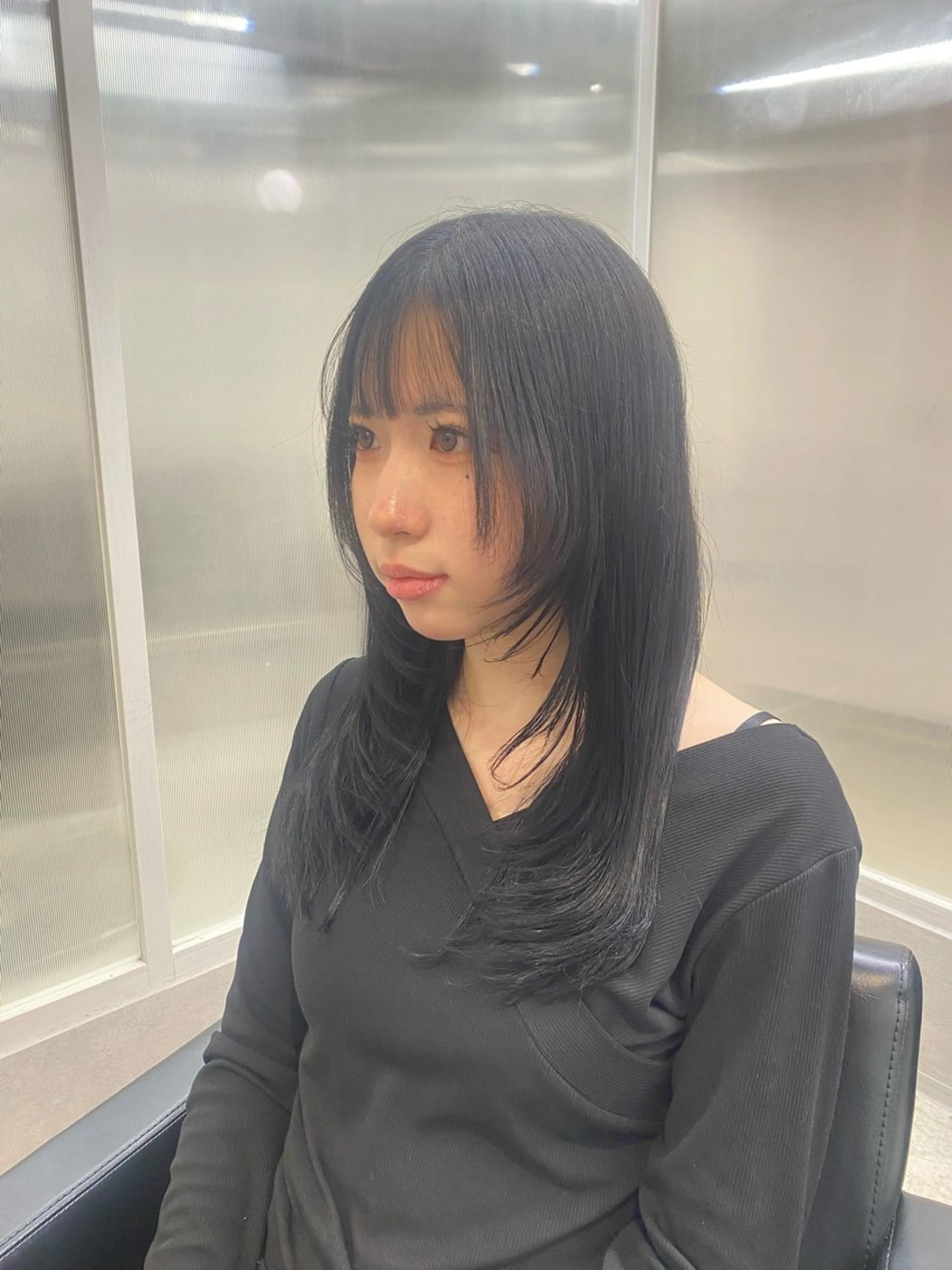 セミロング カット ヘアカラー 韓国🇰🇷艶髪 ケアカラーSHURIのヘアスタイル