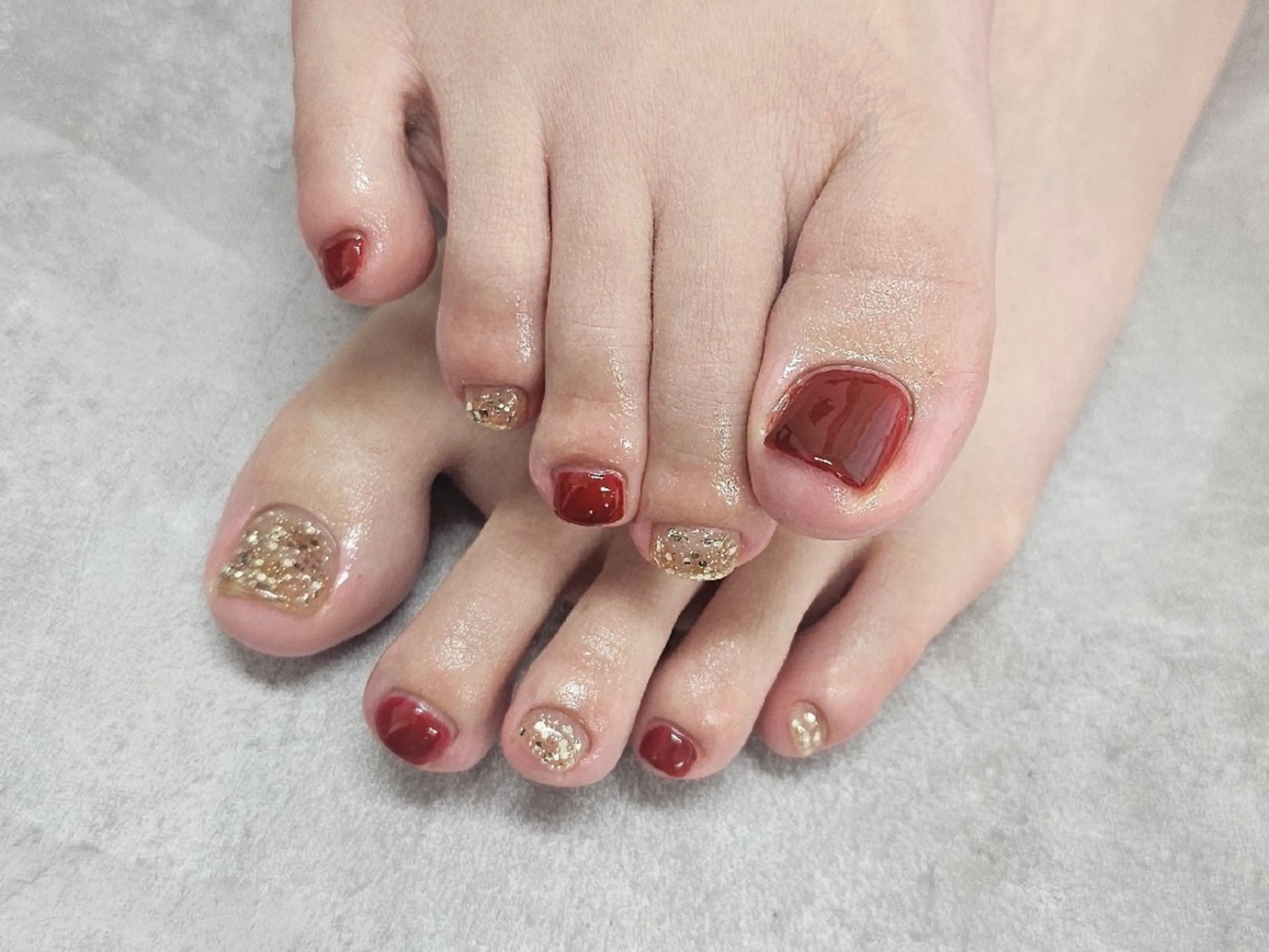 ネイル フットネイル ワンカラーネイル フットネイル NailSalon LuireYUUNAのネイルデザイン