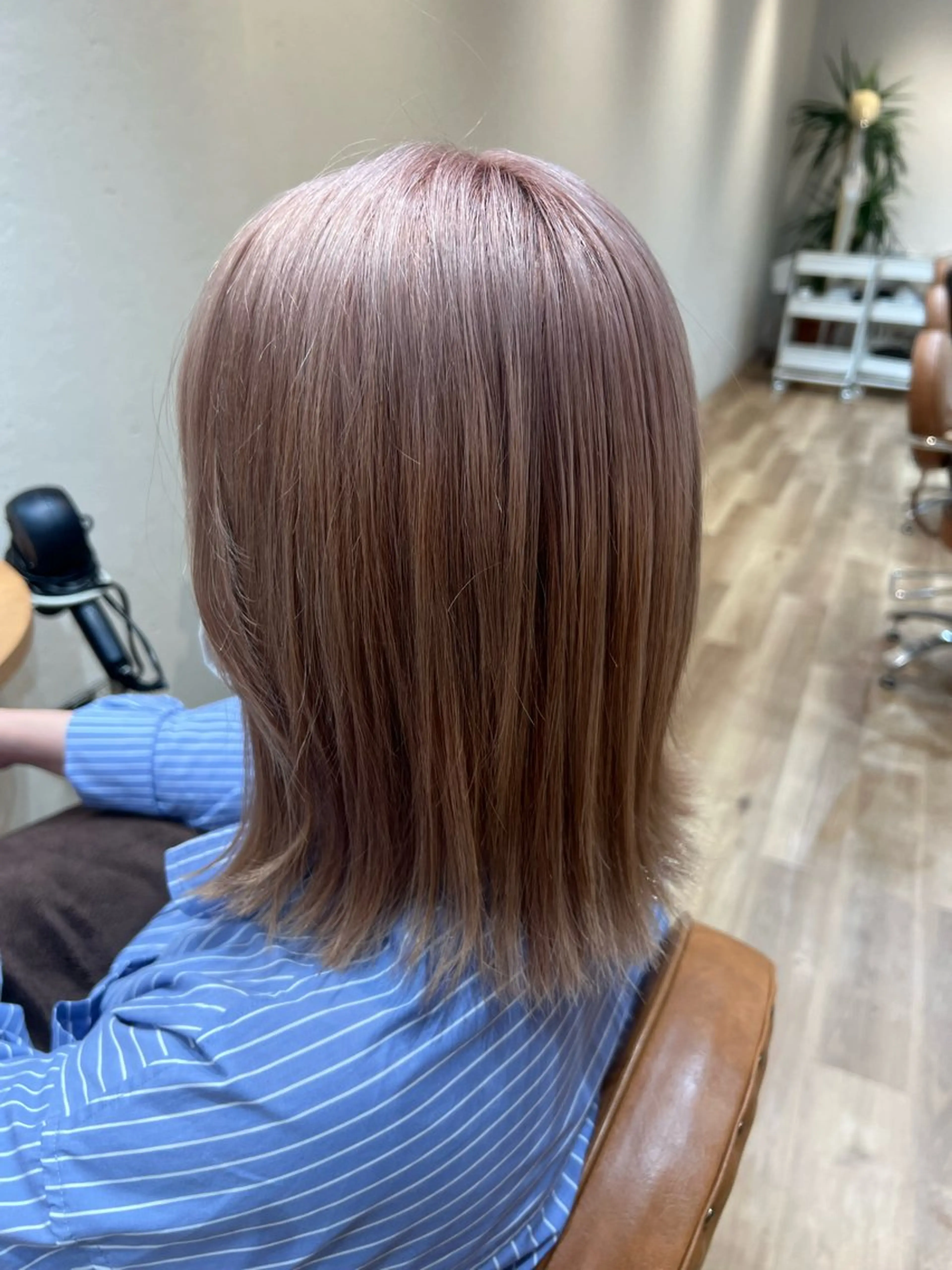 ミディアム 中山 紗希のヘアスタイル