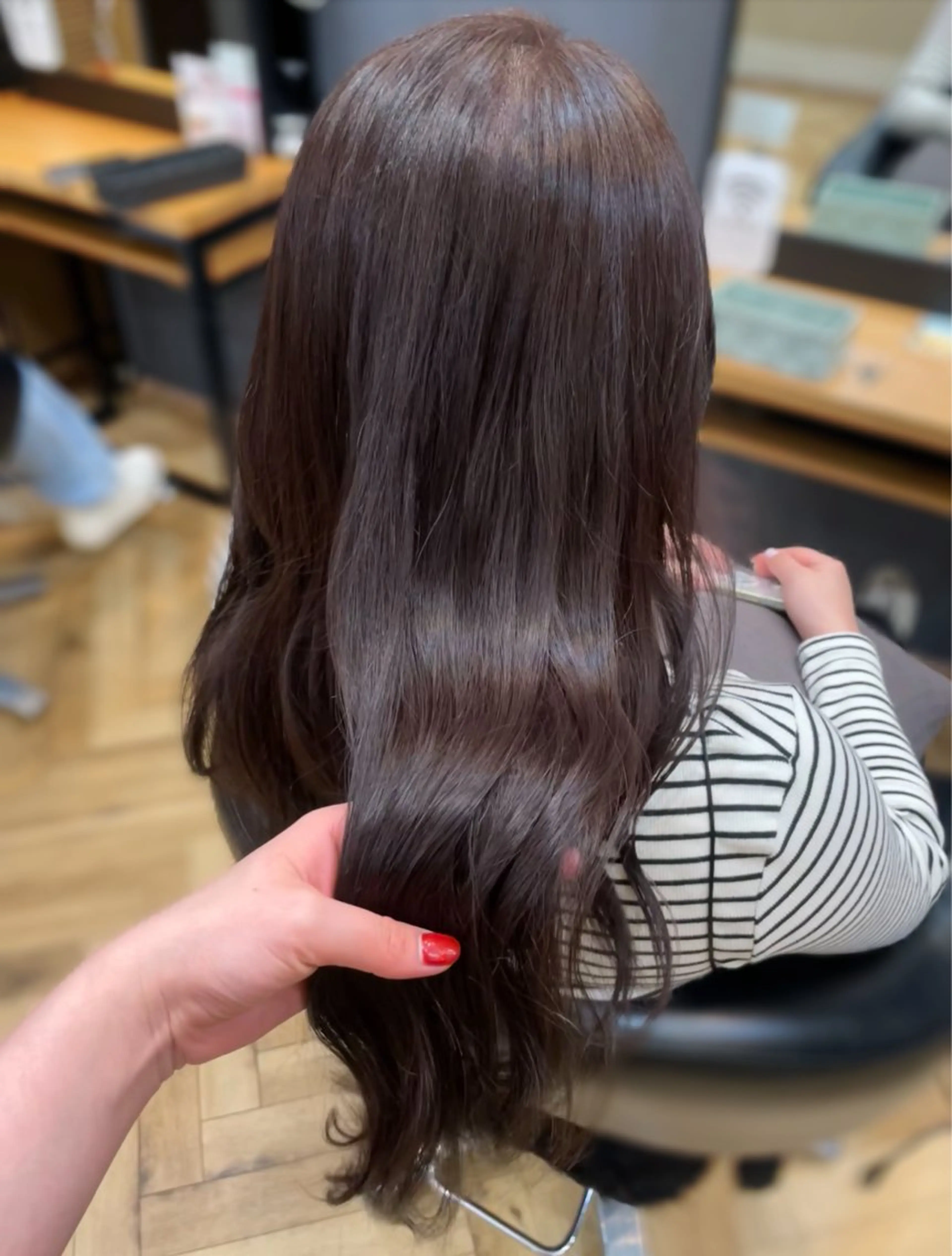 ロング パープルカラー ロング 鎌取/透明感カラー /ボブ/顔まわりのヘアスタイル