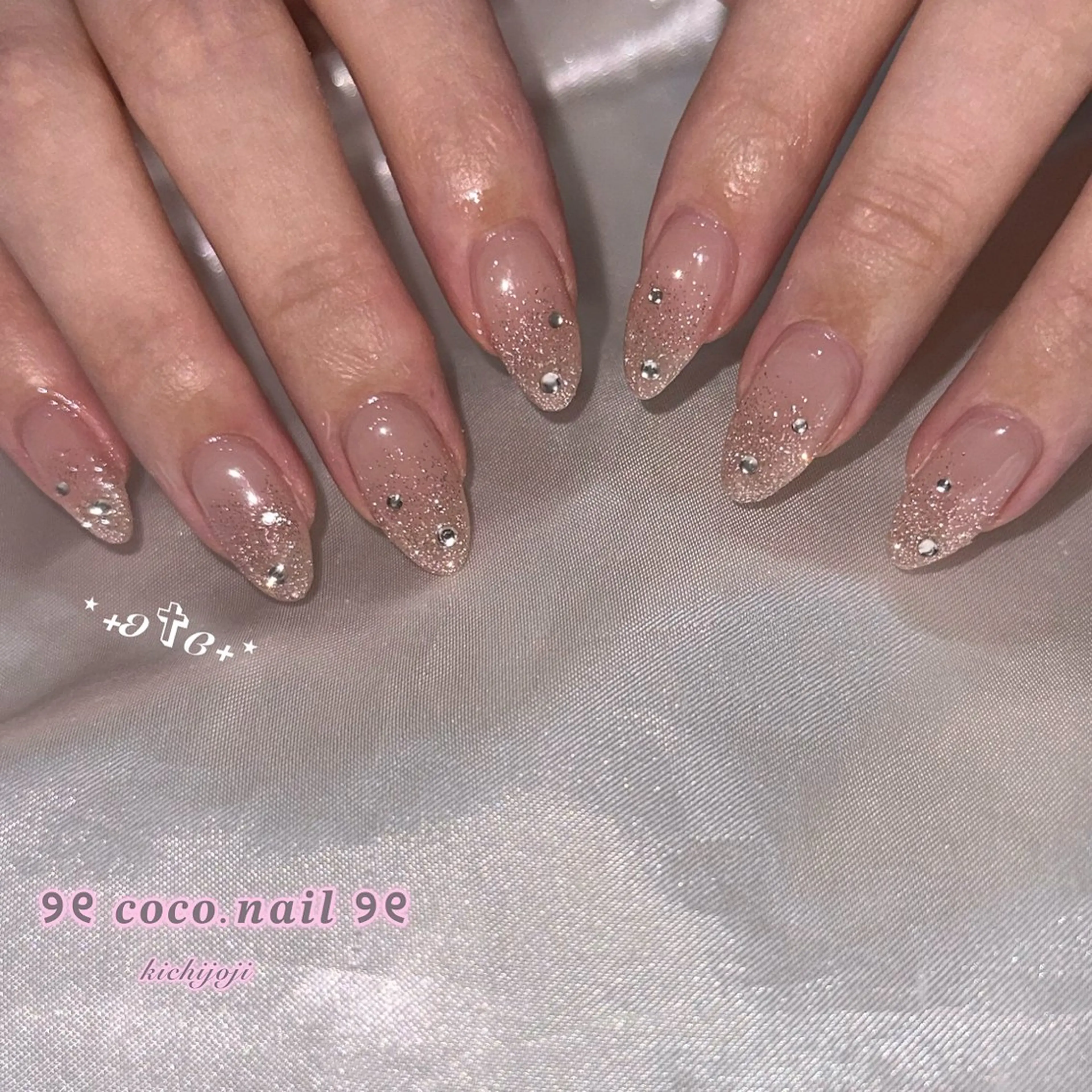 ネイル ハンドネイル フットネイル lili.nail y2k/長さ出しのネイルデザイン