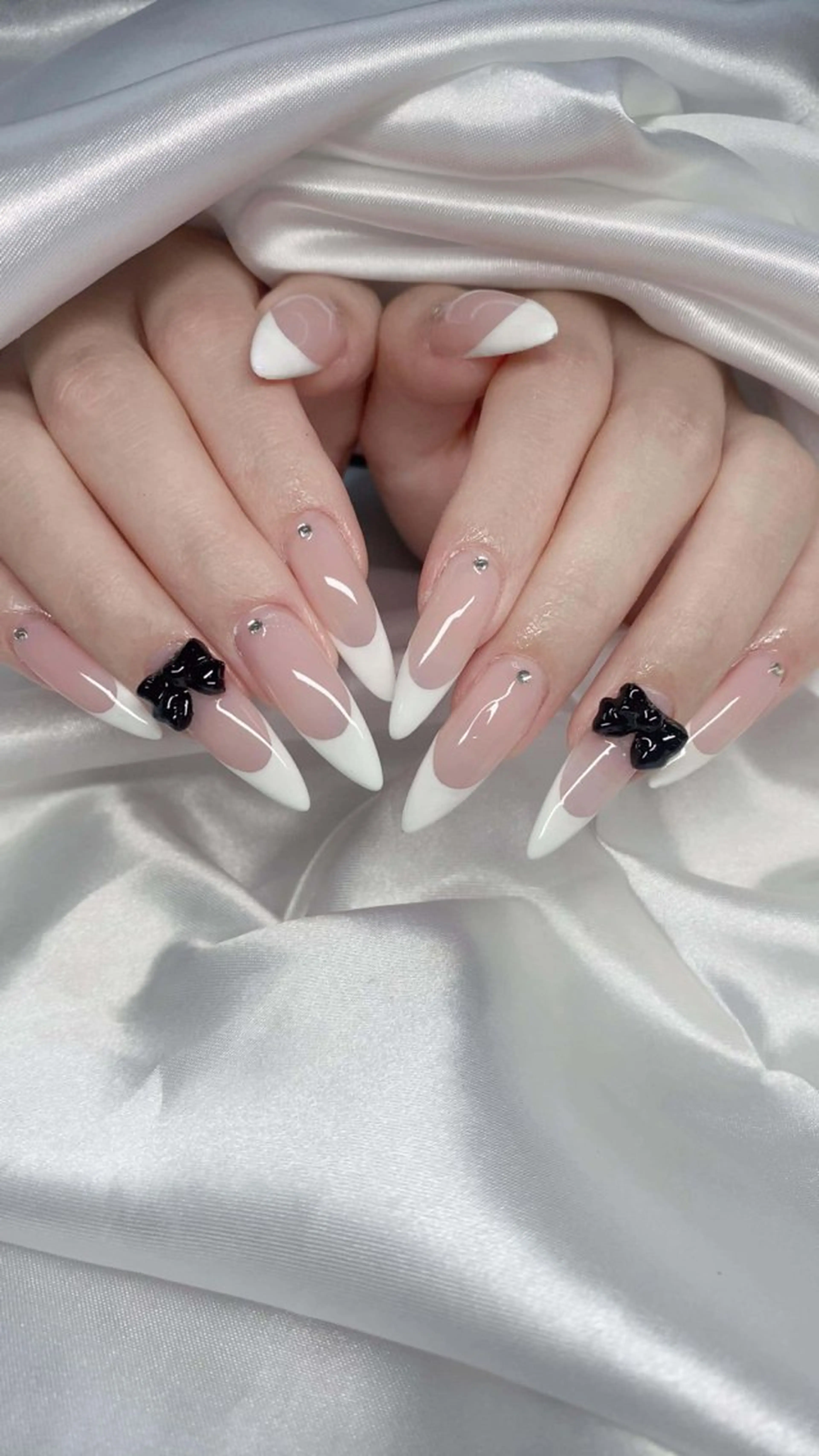 ネイル フレンチネイル グラデーション 韓国ネイル マグネットネイル ニュアンスネイル ハンドネイル ハンドケア Hara Nail 【パラジェル使用】のネイルデザイン