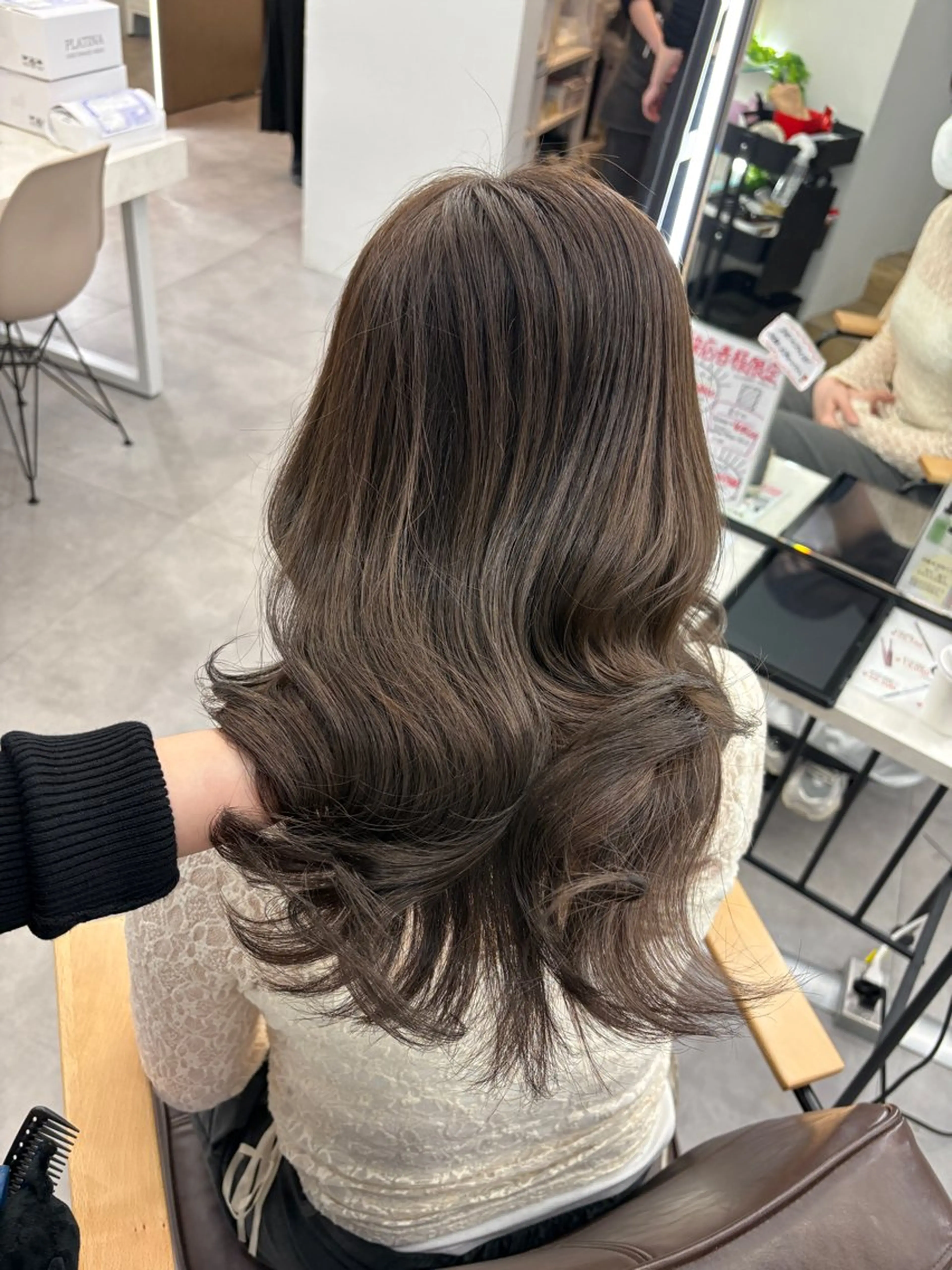 セミロング カラー ヘアカラー トリートメント Hina🫧透明感 /上品/モテ🫧のヘアスタイル