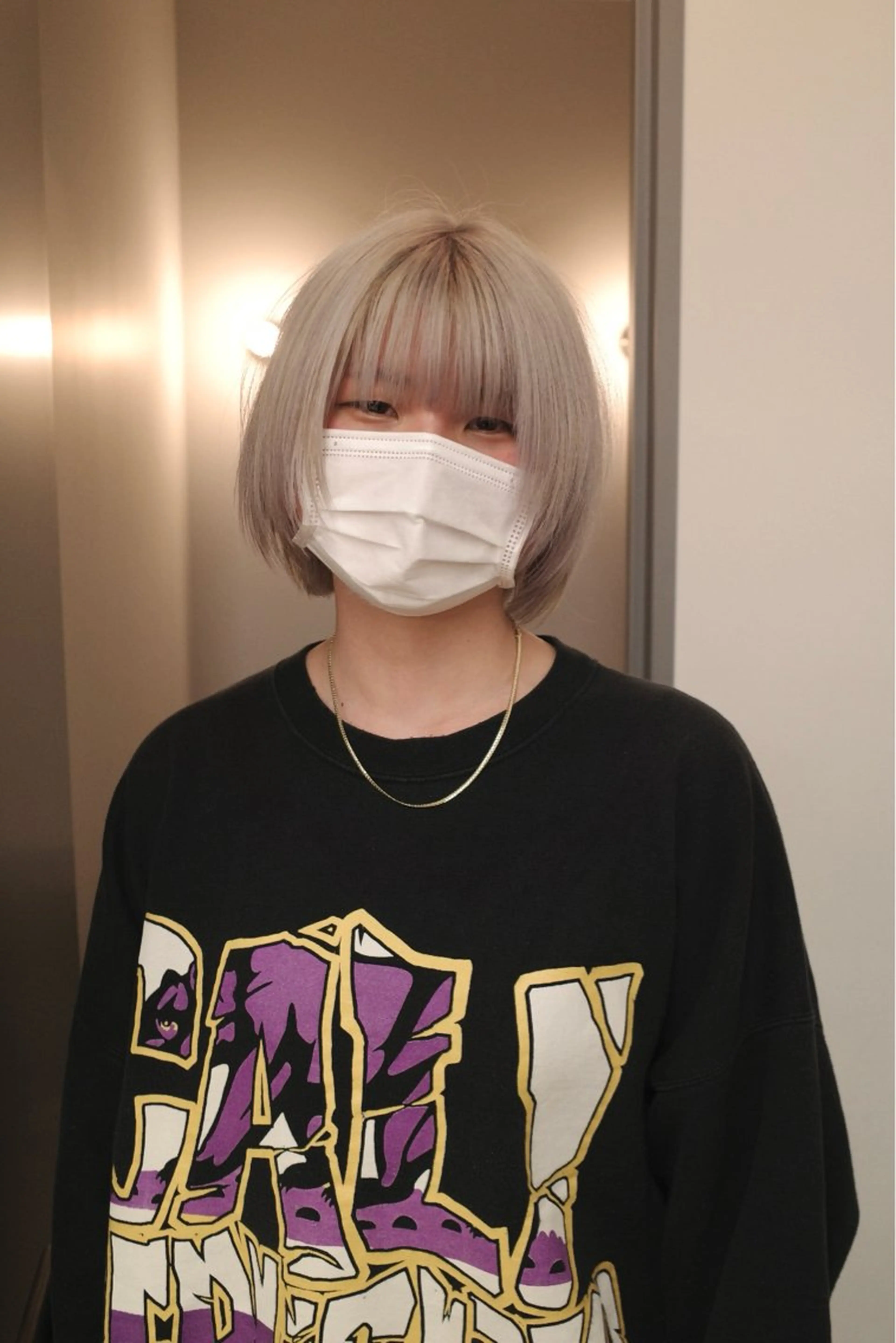 ミディアム カラー シルバー ホワイトシルバー ヘアカラー piilo. サダのヘアスタイル