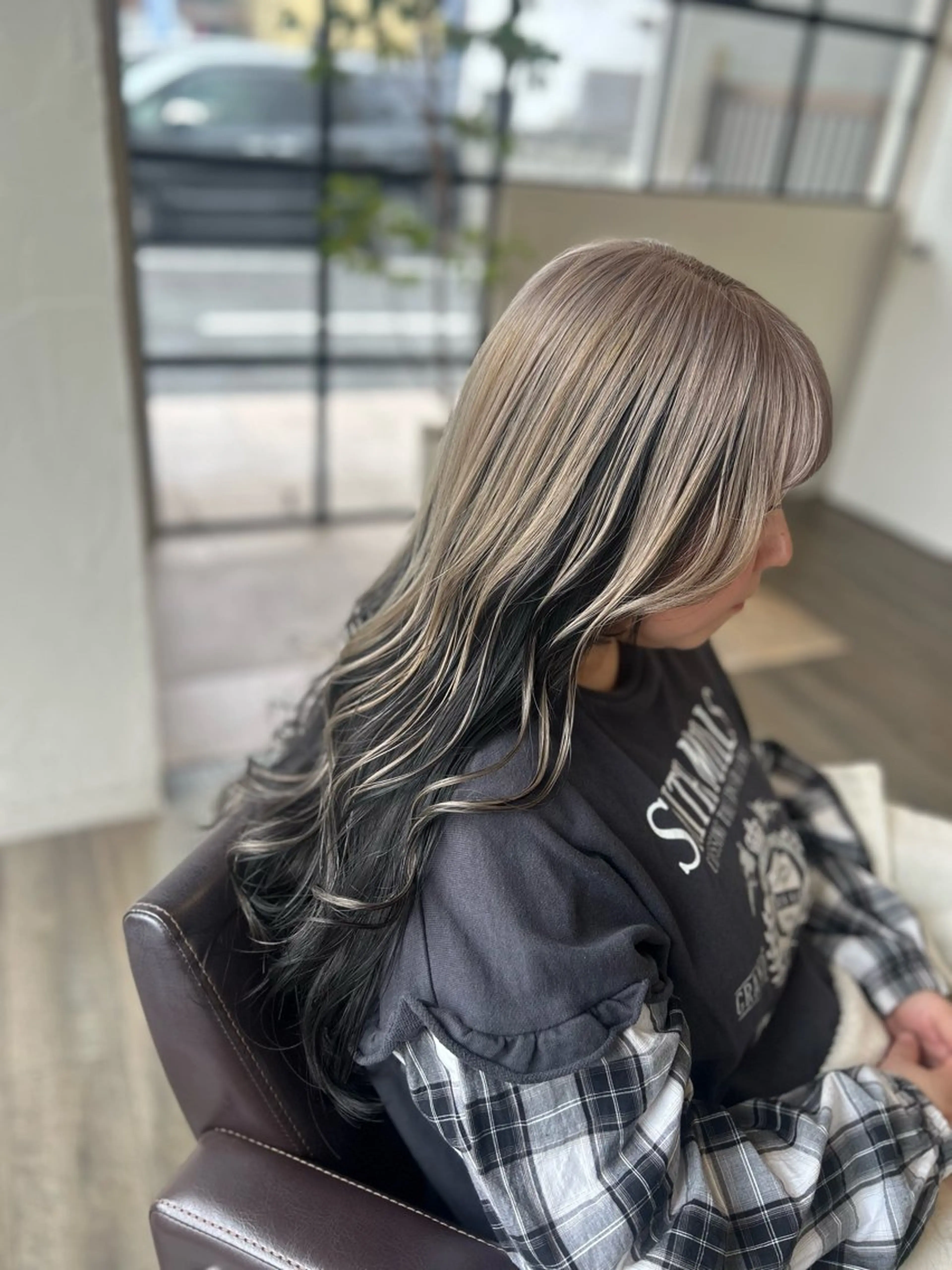 ロング カラー グレージュ カット ヘアカラー 井上 花音のヘアスタイル