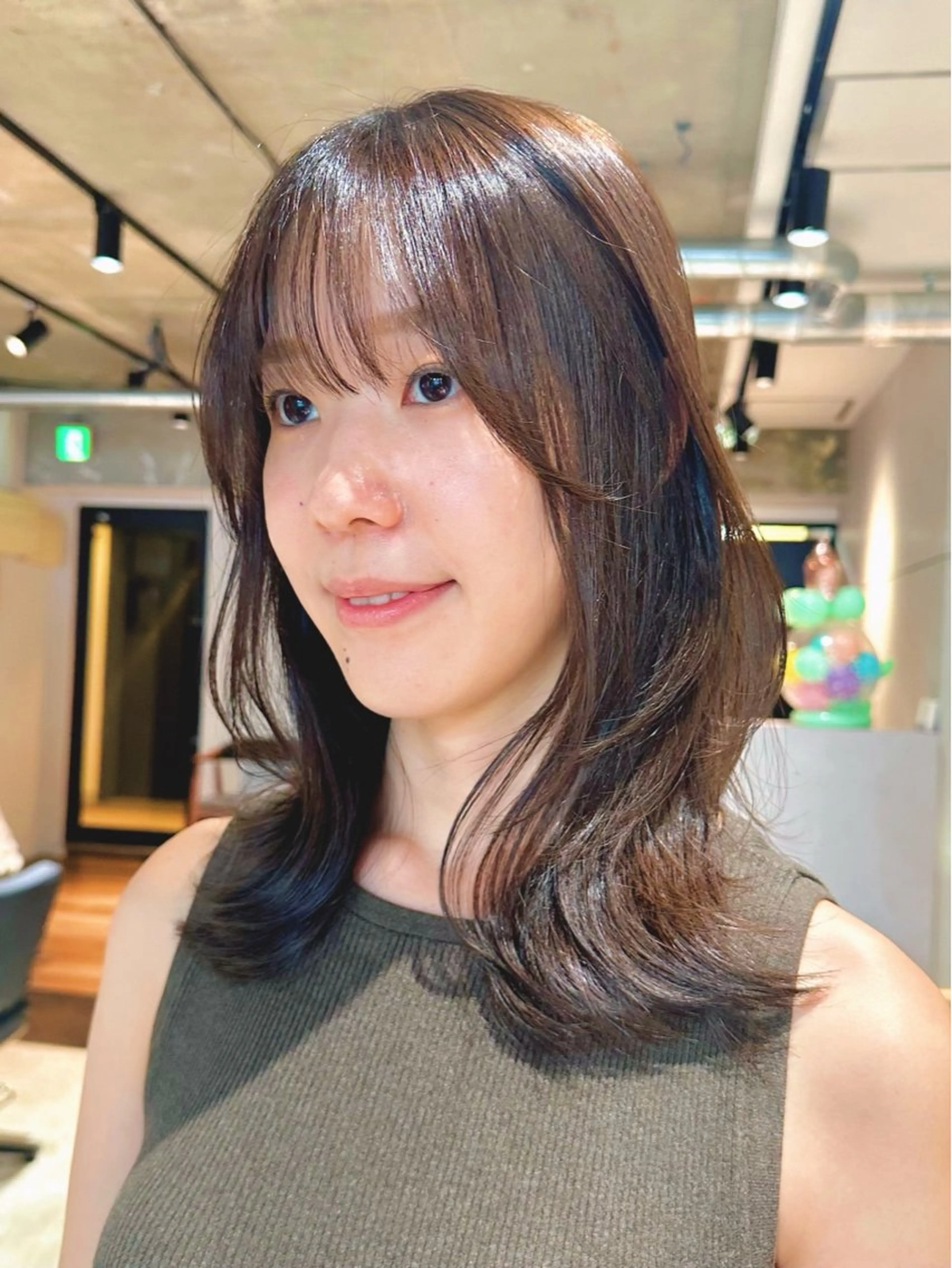 ミディアム カラー パーマ kazuki【顔周り ×レイヤーカット】のヘアスタイル