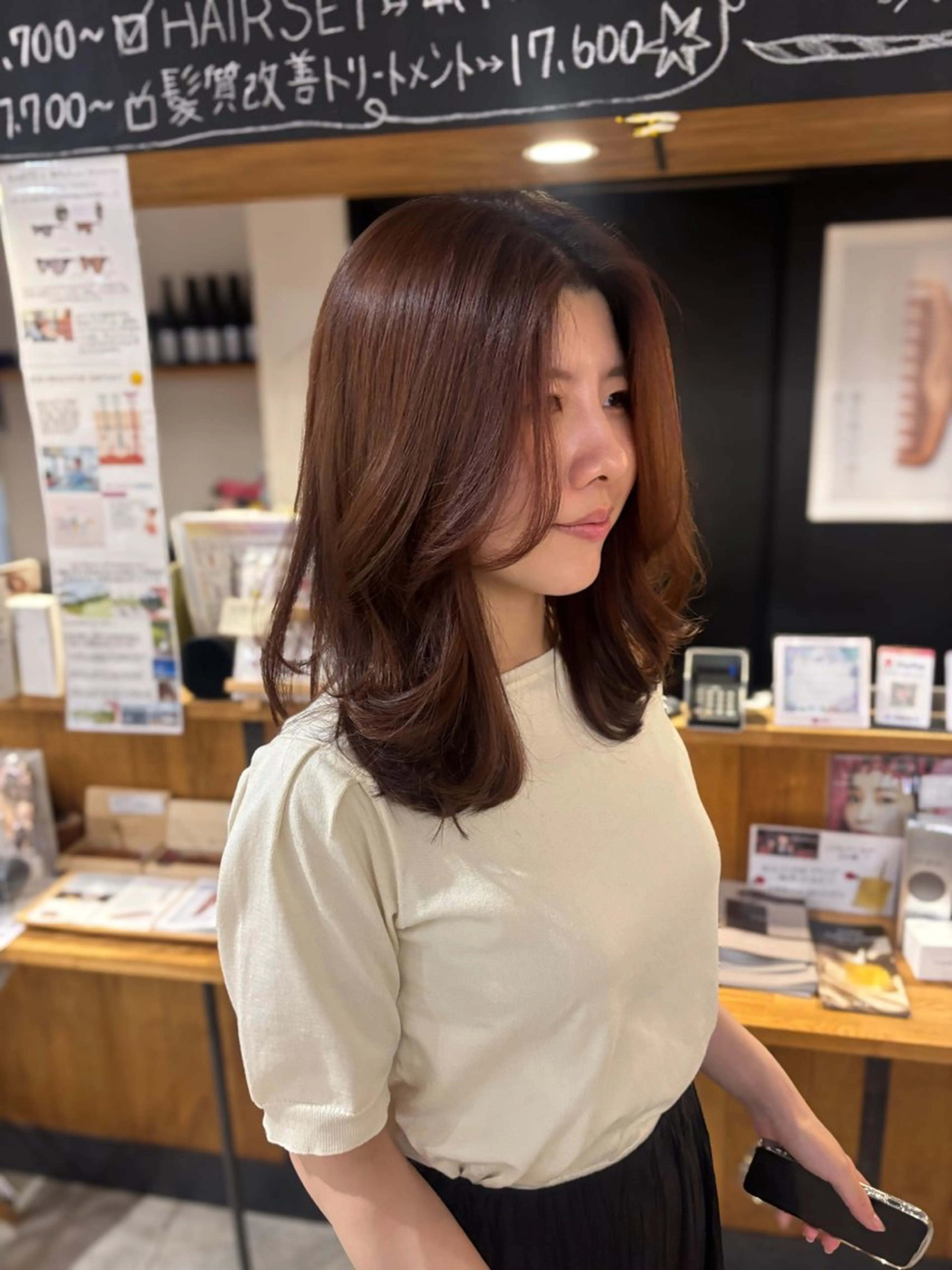 セミロング レイヤーカット はっとり ななせのヘアスタイル