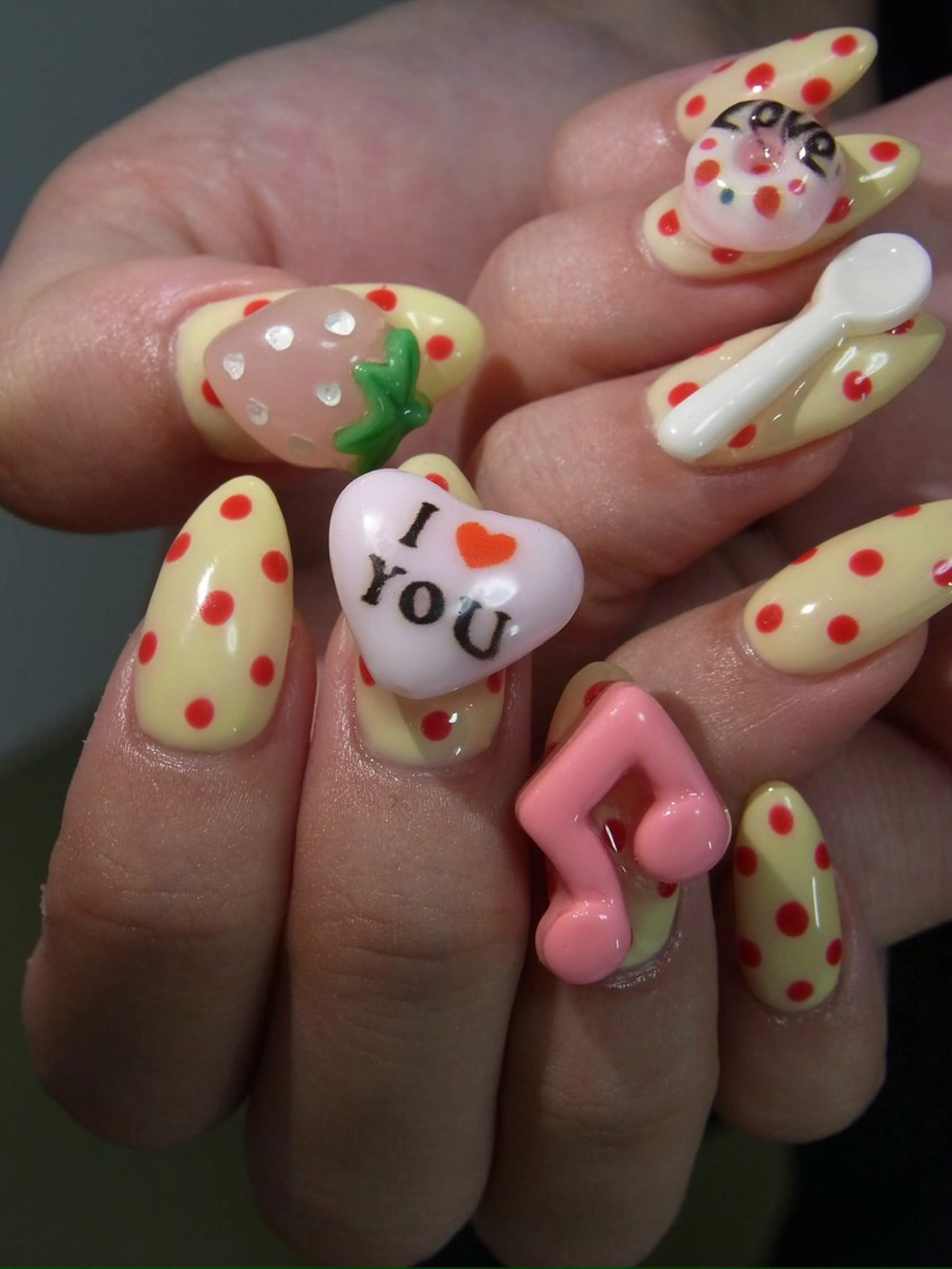 ネイル ハンドネイル チハル ミチハタのネイルデザイン