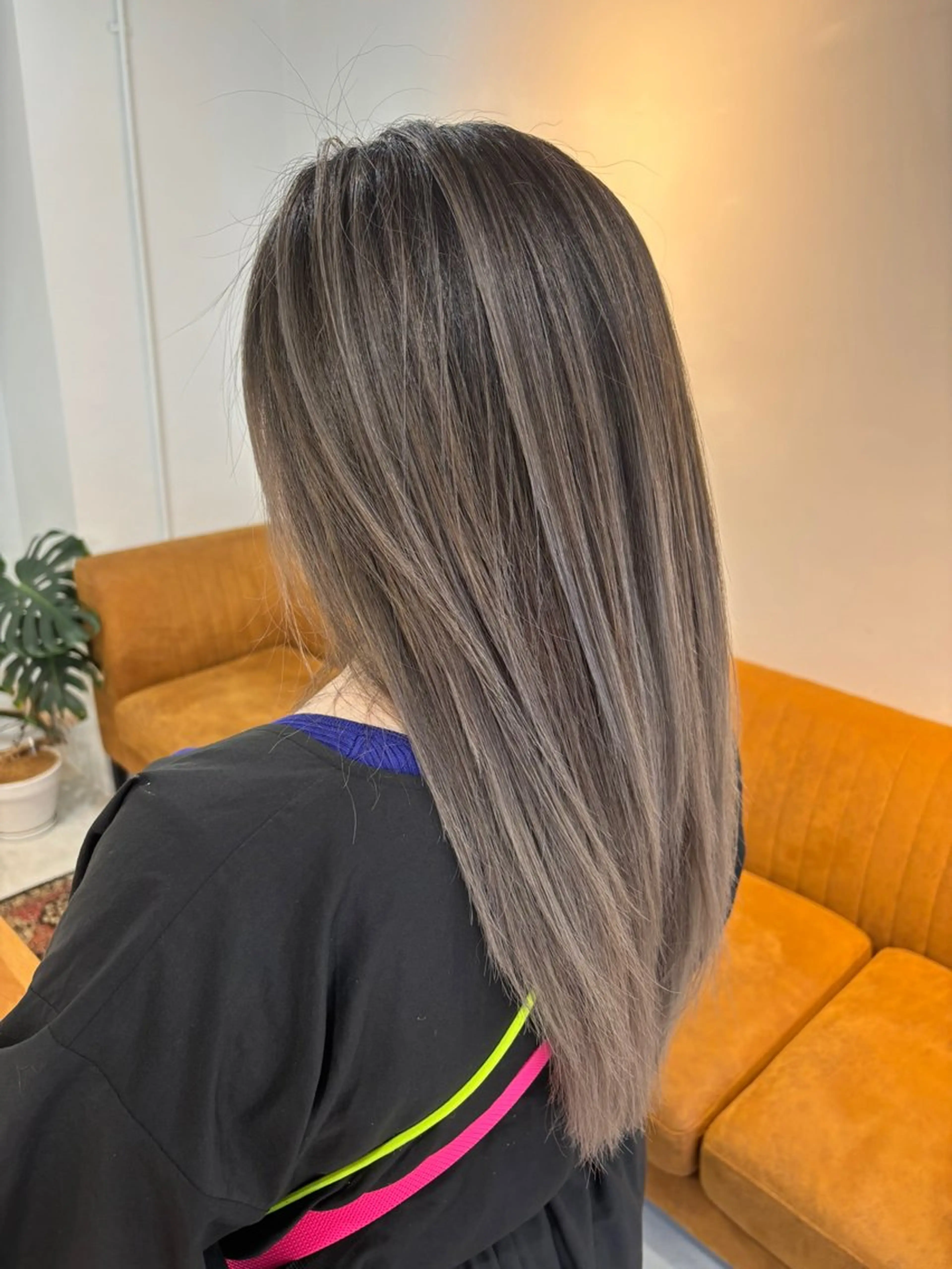 セミロング カット ヘアカラー 心斎橋/海外レイヤー 募集中三好玲奈のヘアスタイル