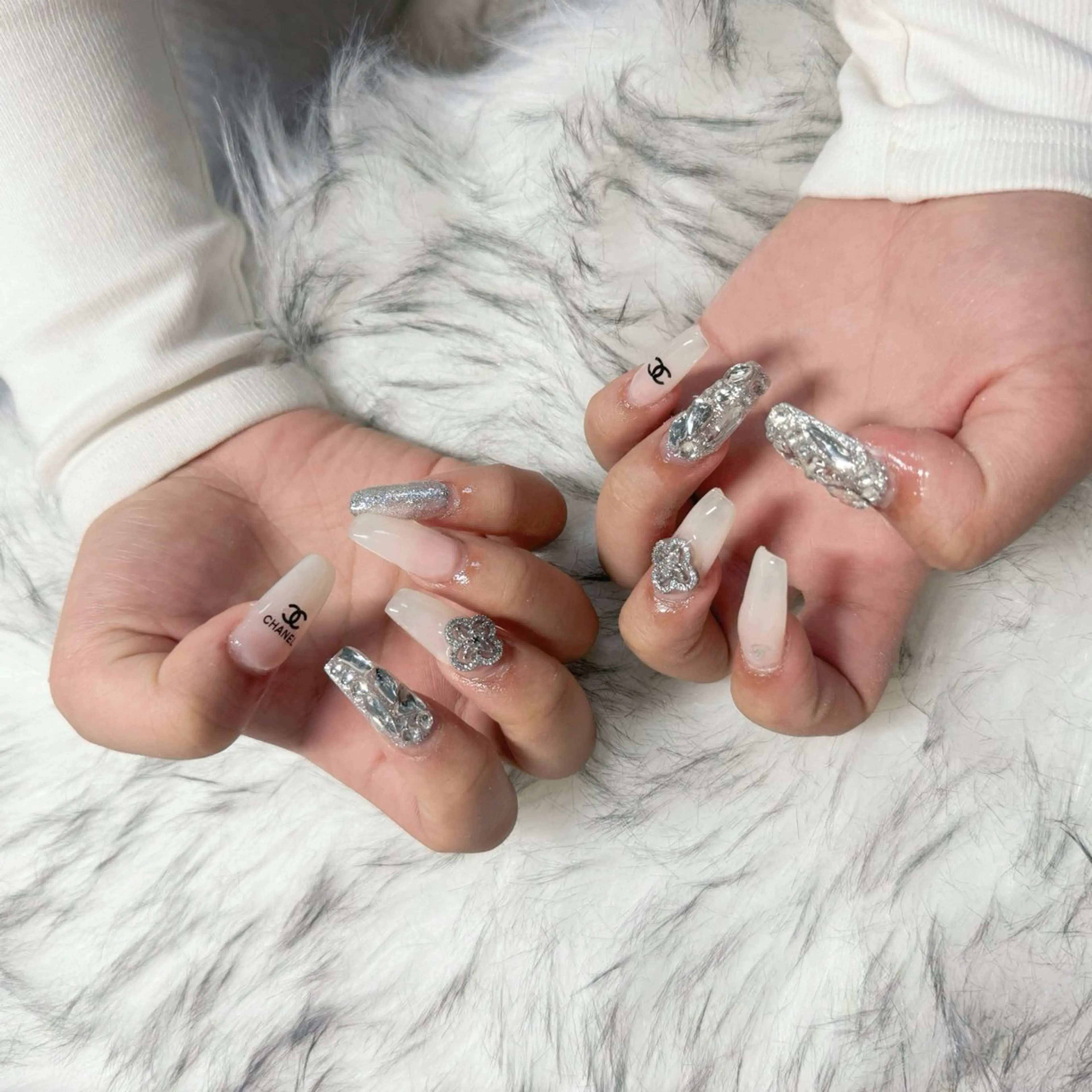 ロング ハンドネイル mao .のネイルデザイン