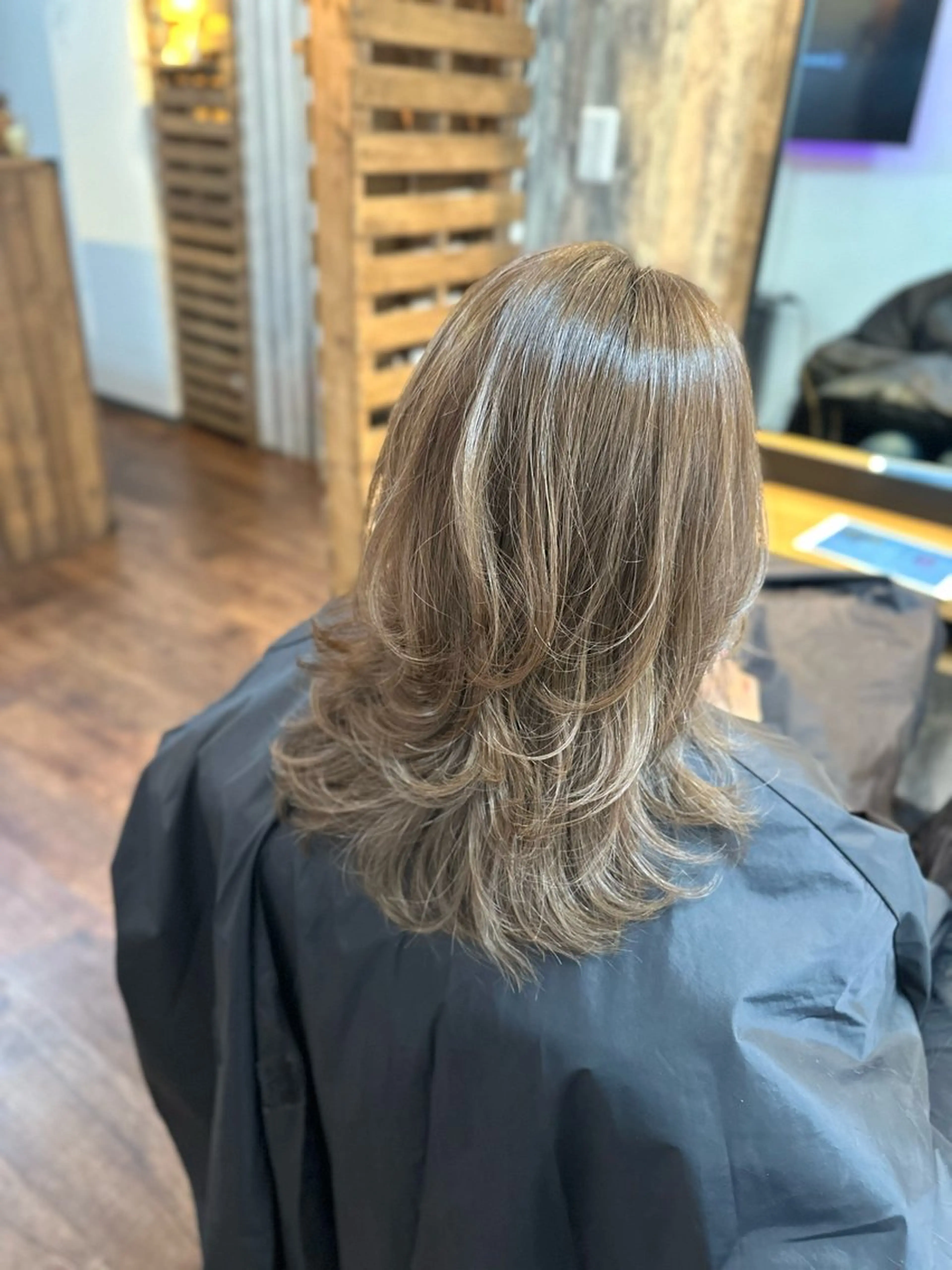 ロング カラー レイヤーカット カット ヘアカラー Luzir⭐︎ GEN⭐︎のヘアスタイル