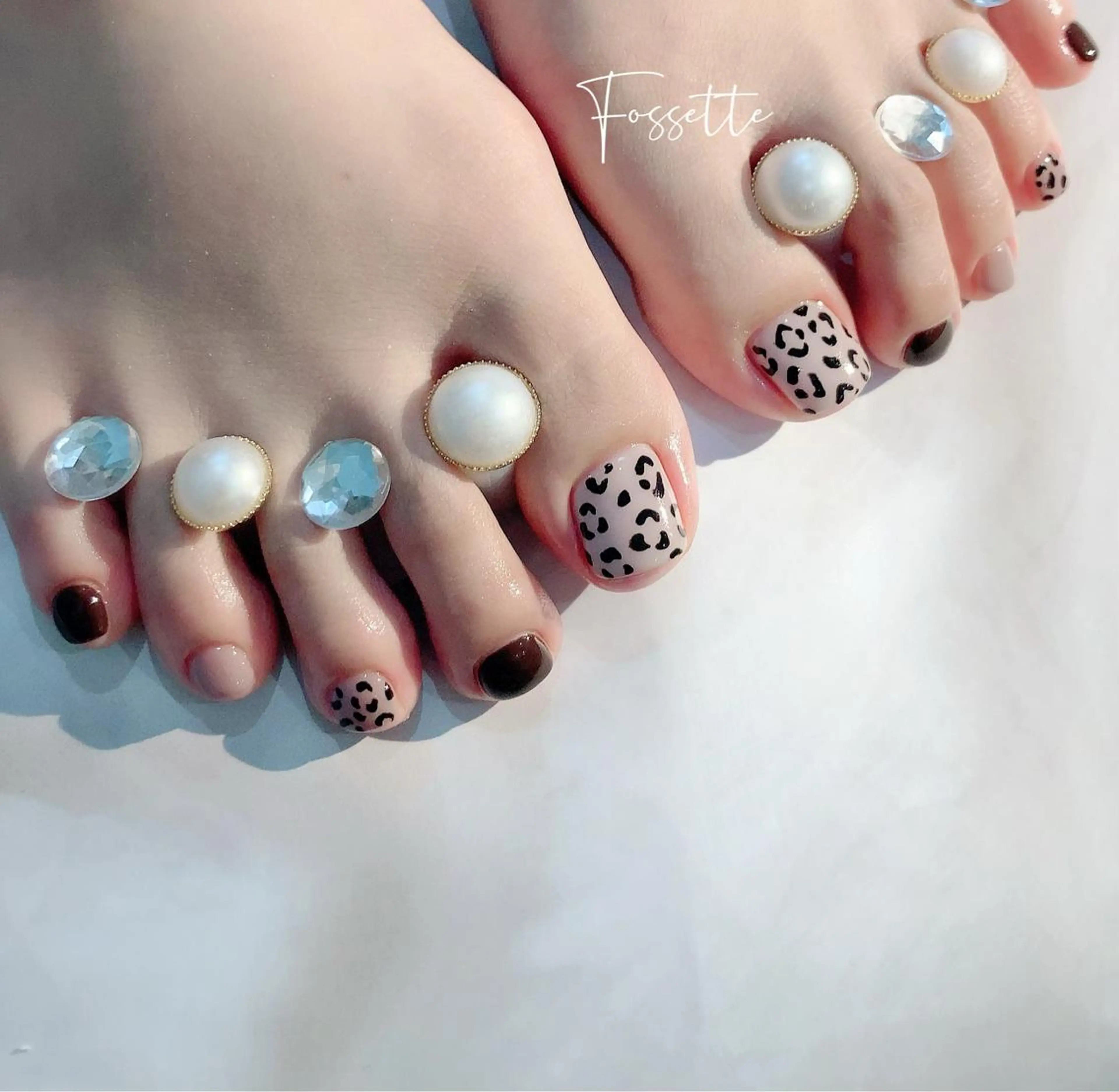 ネイル アニマル柄 アートネイル ブラウン フットネイル ジェルネイル nailsalon Fossetteのネイルデザイン