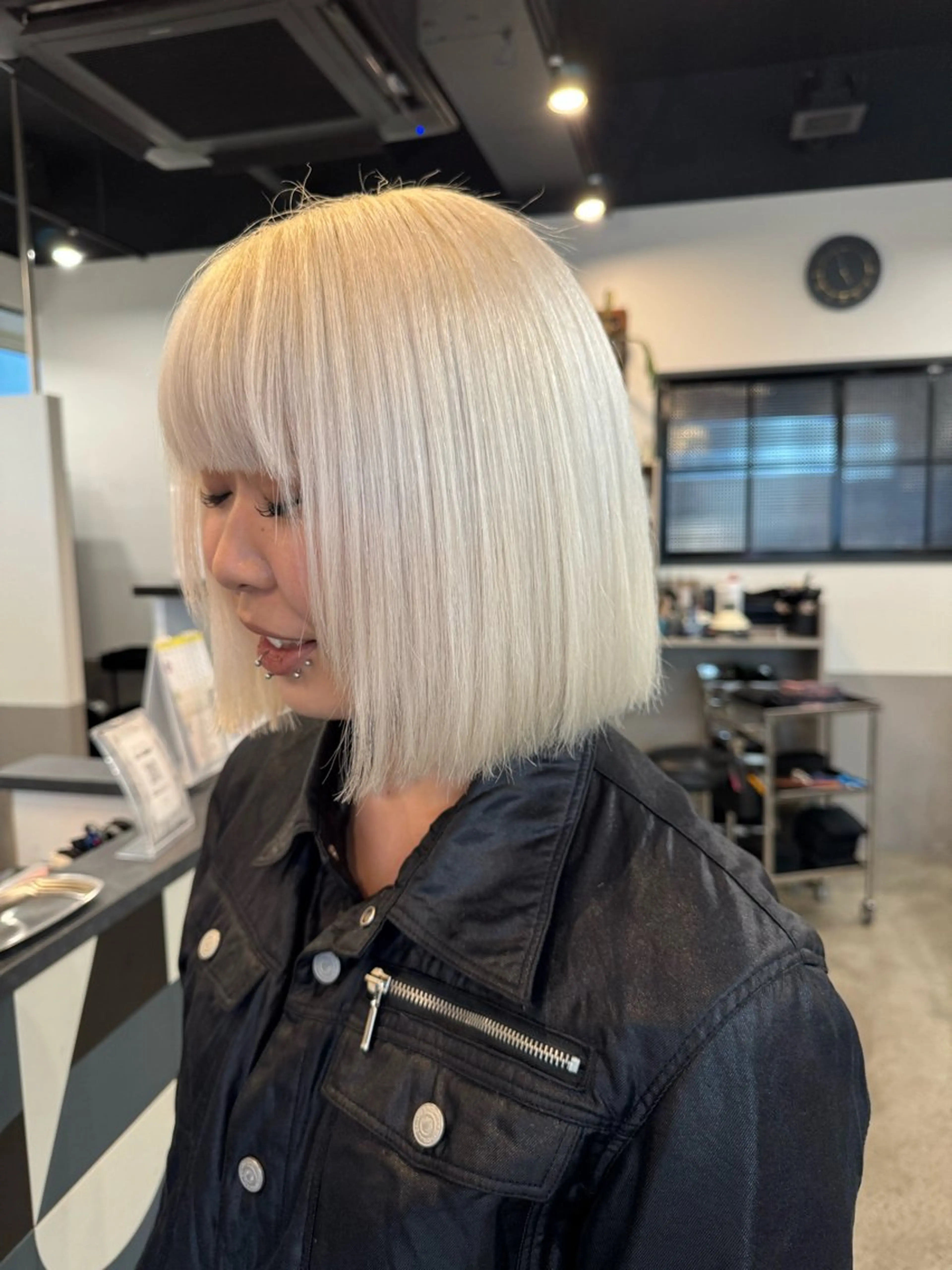 ミディアム カラー ブリーチ ヘアカラー dog star 関 海斗のヘアスタイル