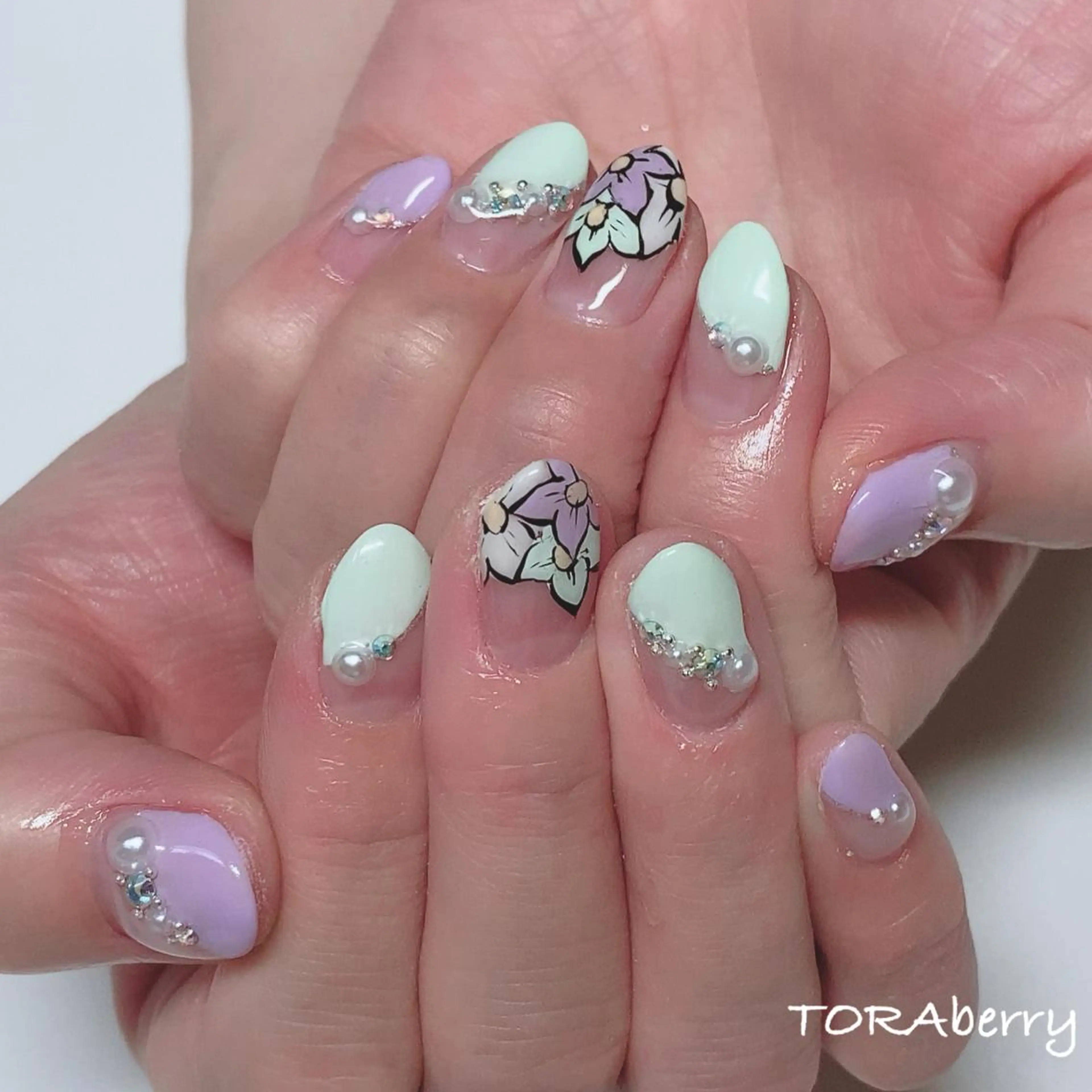 ネイル ハンドネイル ネイリスト なつみのネイルデザイン