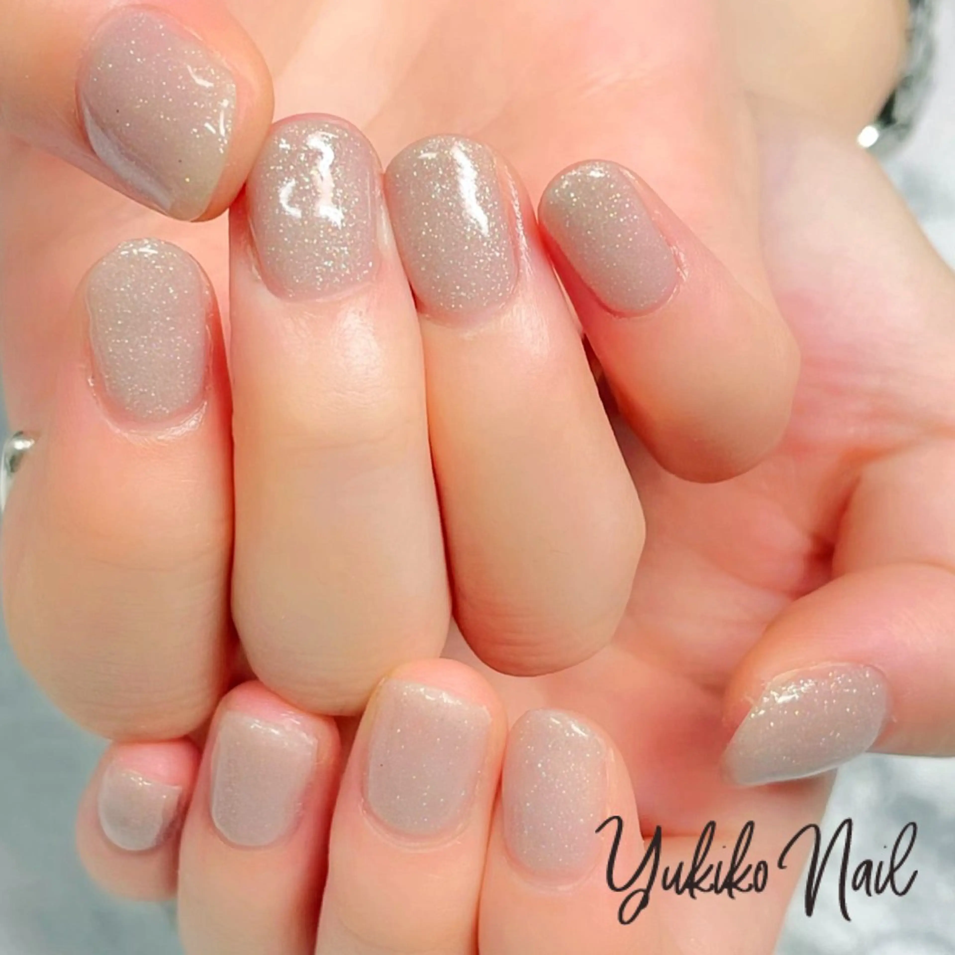ネイル キラキラネイル オフィスネイル ワンカラーネイル シンプルネイル ハンドネイル ユキコ ネイルのネイルデザイン