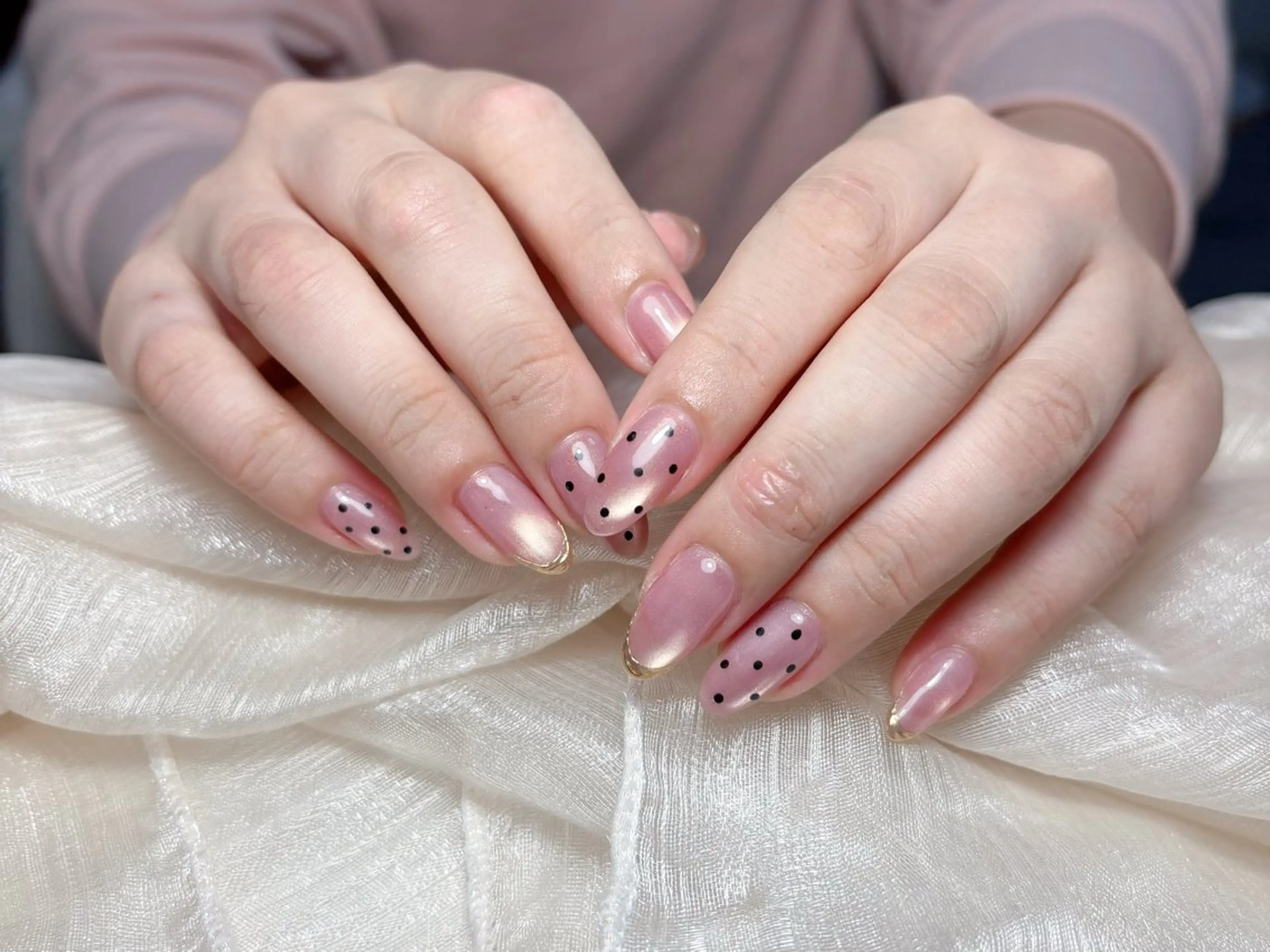 ネイル オーロラネイル チークネイル フレンチネイル ジェルネイル ガラスフレンチ ハンドネイル Nail Jolieのネイルデザイン