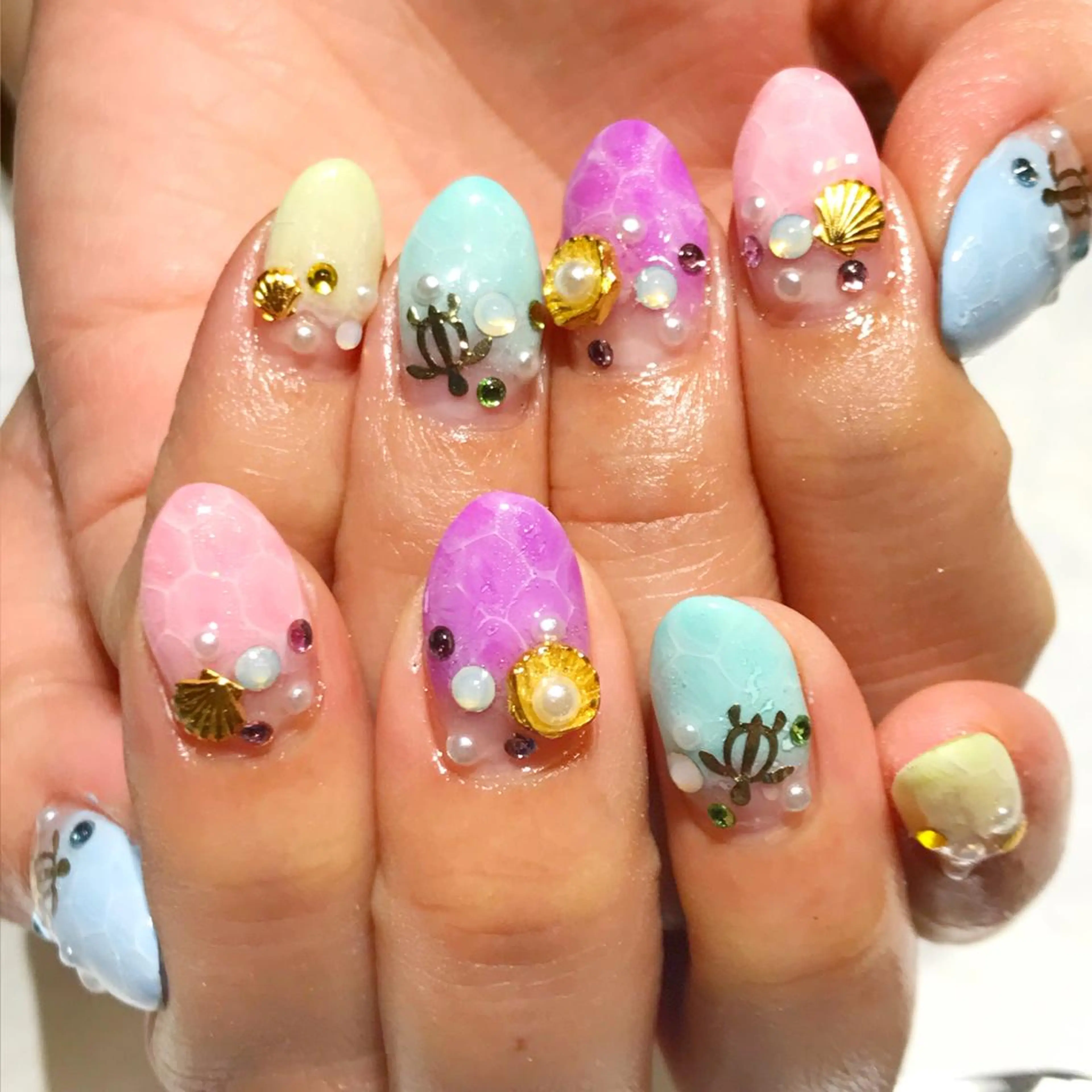 ネイル パステルネイル YUN 💅のネイルデザイン