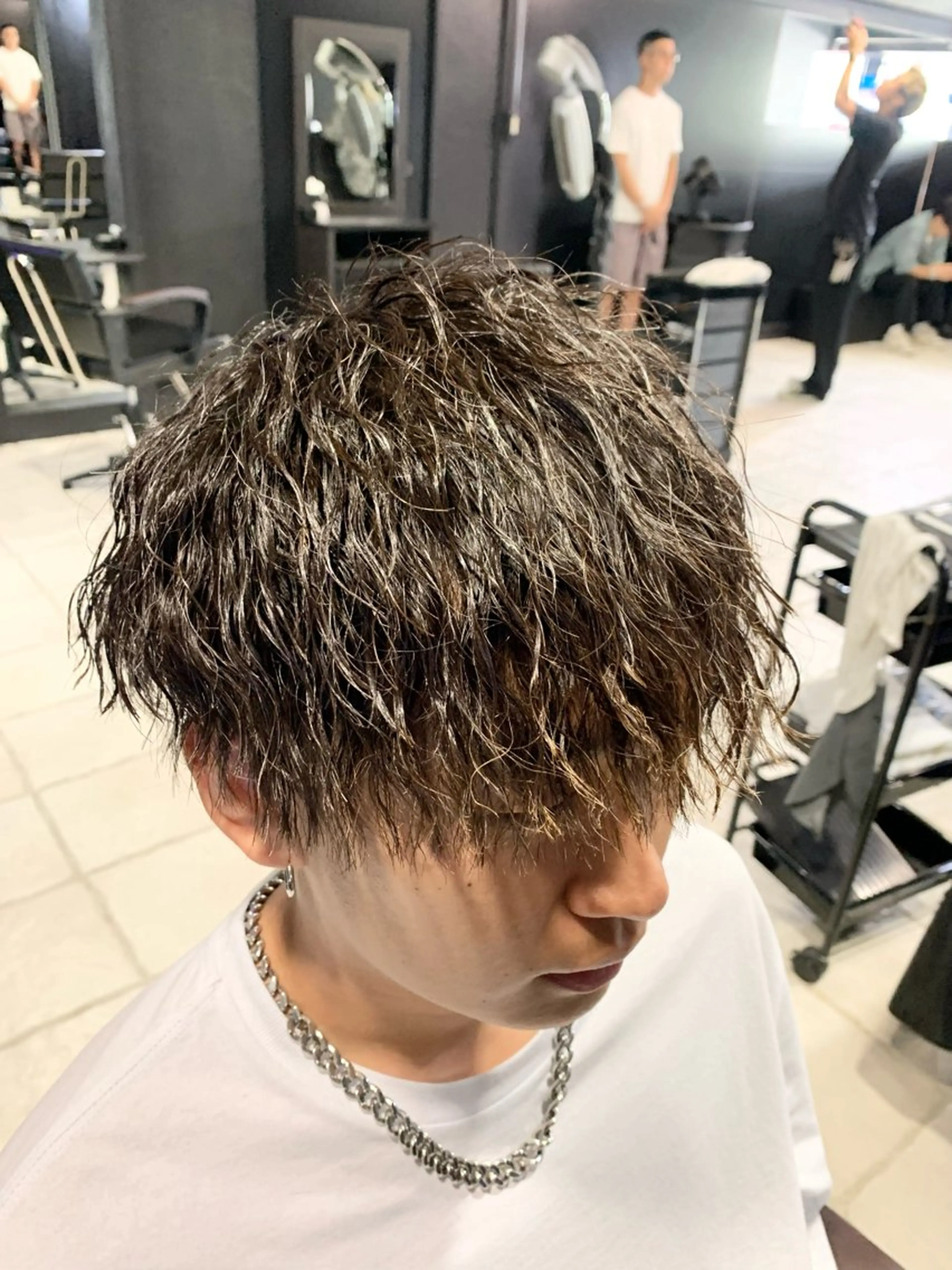 ショート メンズ センターパート メンズハイライト メンズ韓国風 マッシュ メンズパーマ メンズパーマ/難波/ 心斎橋　室園亮佑のヘアスタイル