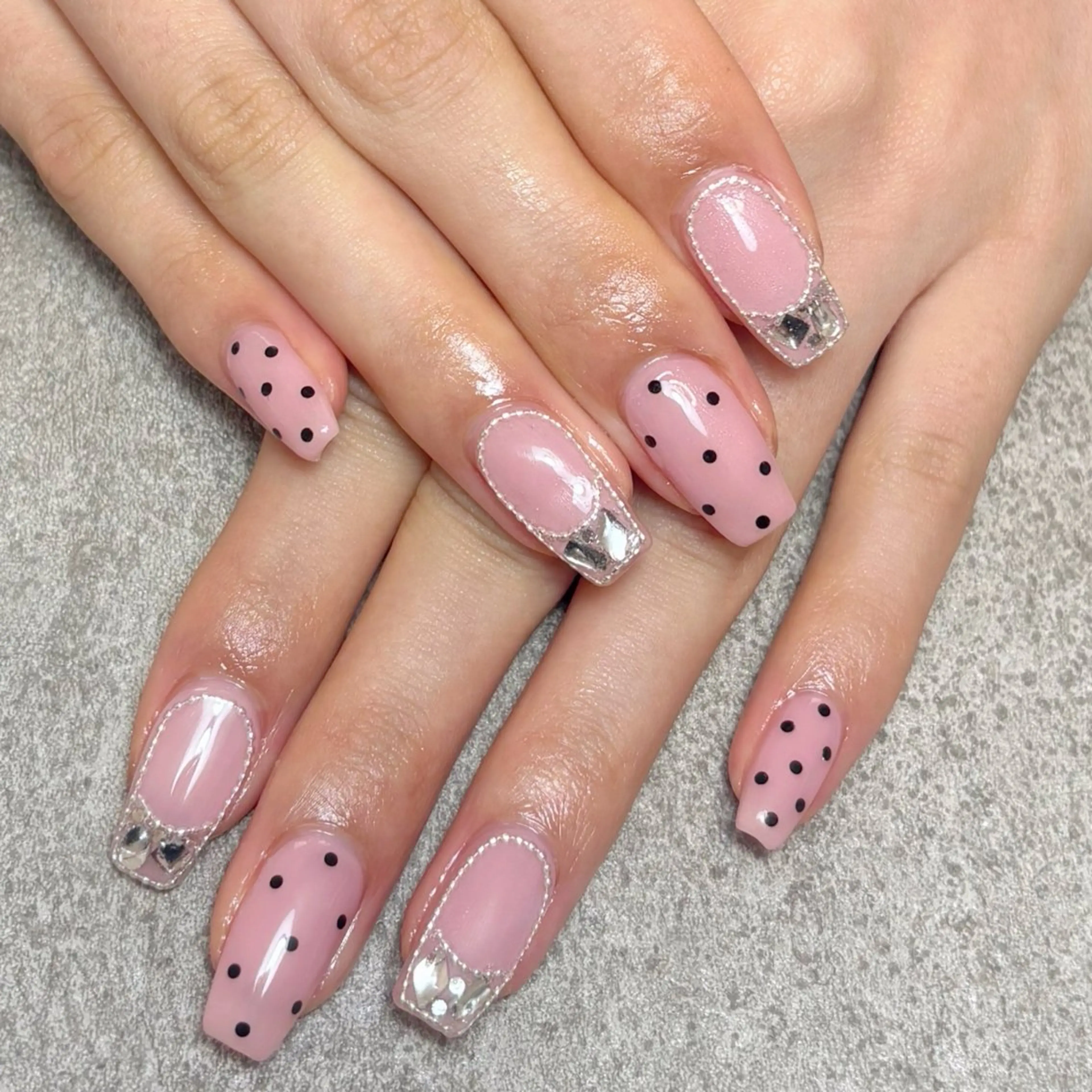 ネイル ハンドネイル nailroom DIASOMNIAのネイルデザイン