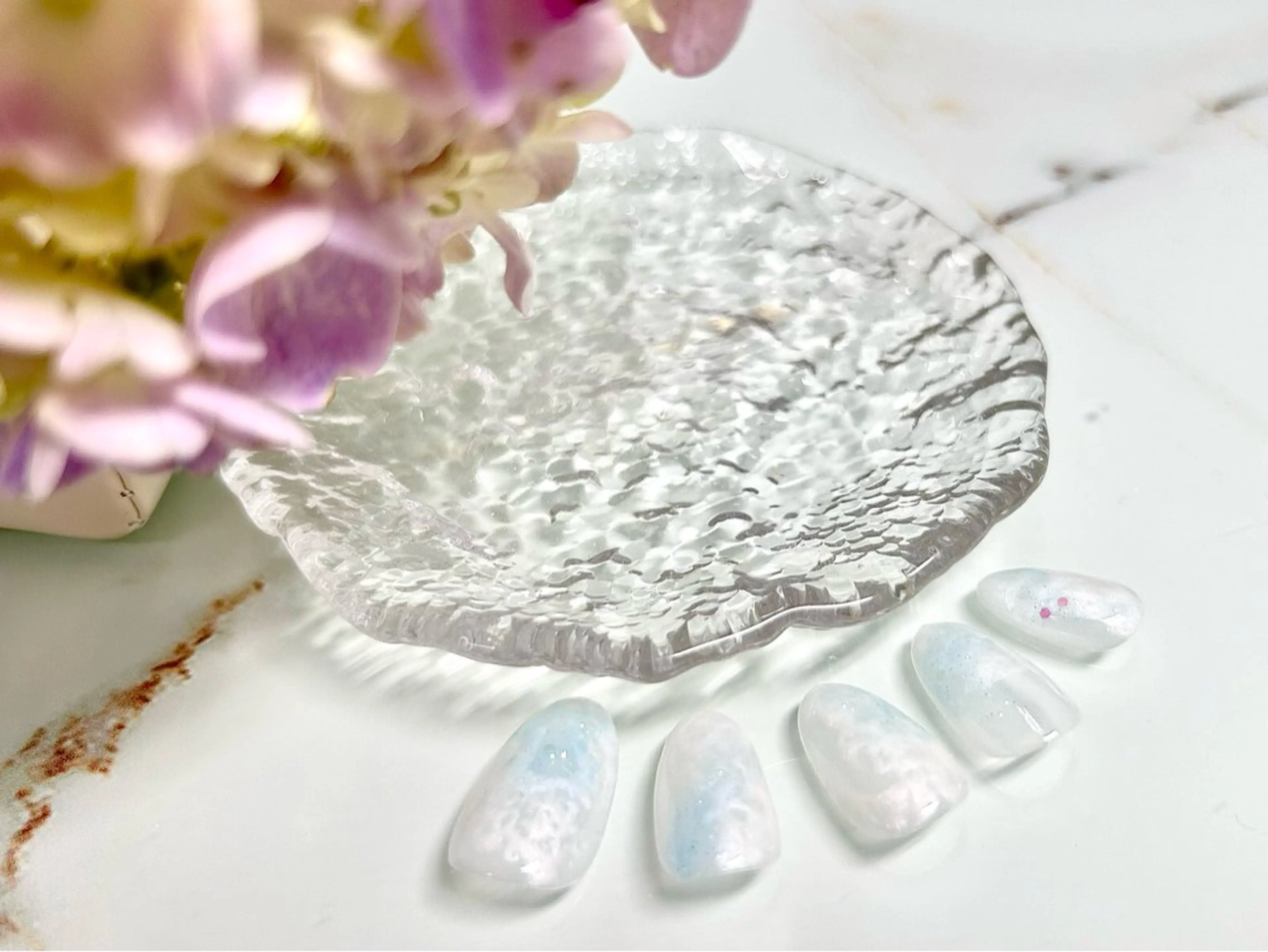 ネイル ジェルネイル マグネットネイル ニュアンスネイル パラジェル 夏ネイル ハンドネイル Nail Neige🐈🌙のネイルデザイン
