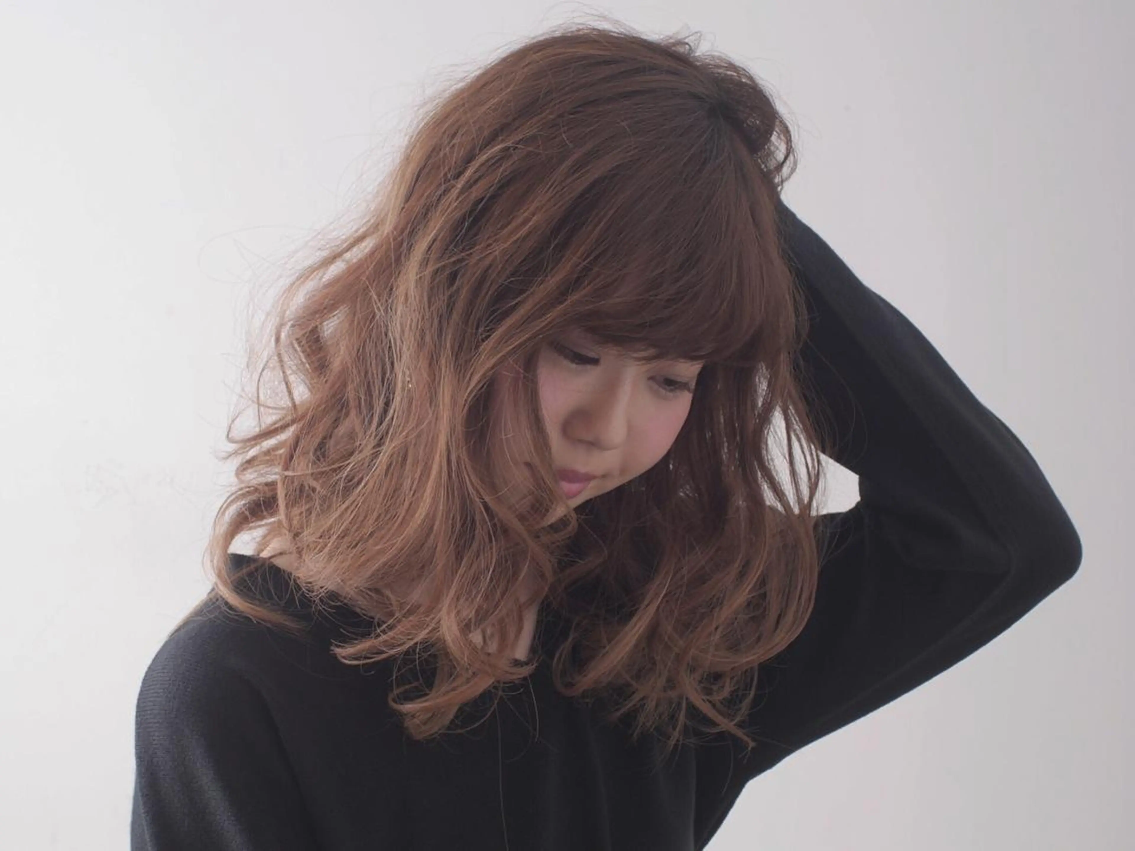 ミディアム セミロング カラー アッシュ ベージュカラー グラデーションカラー ハイライトカラー ハイライト 坂上 岳のヘアスタイル