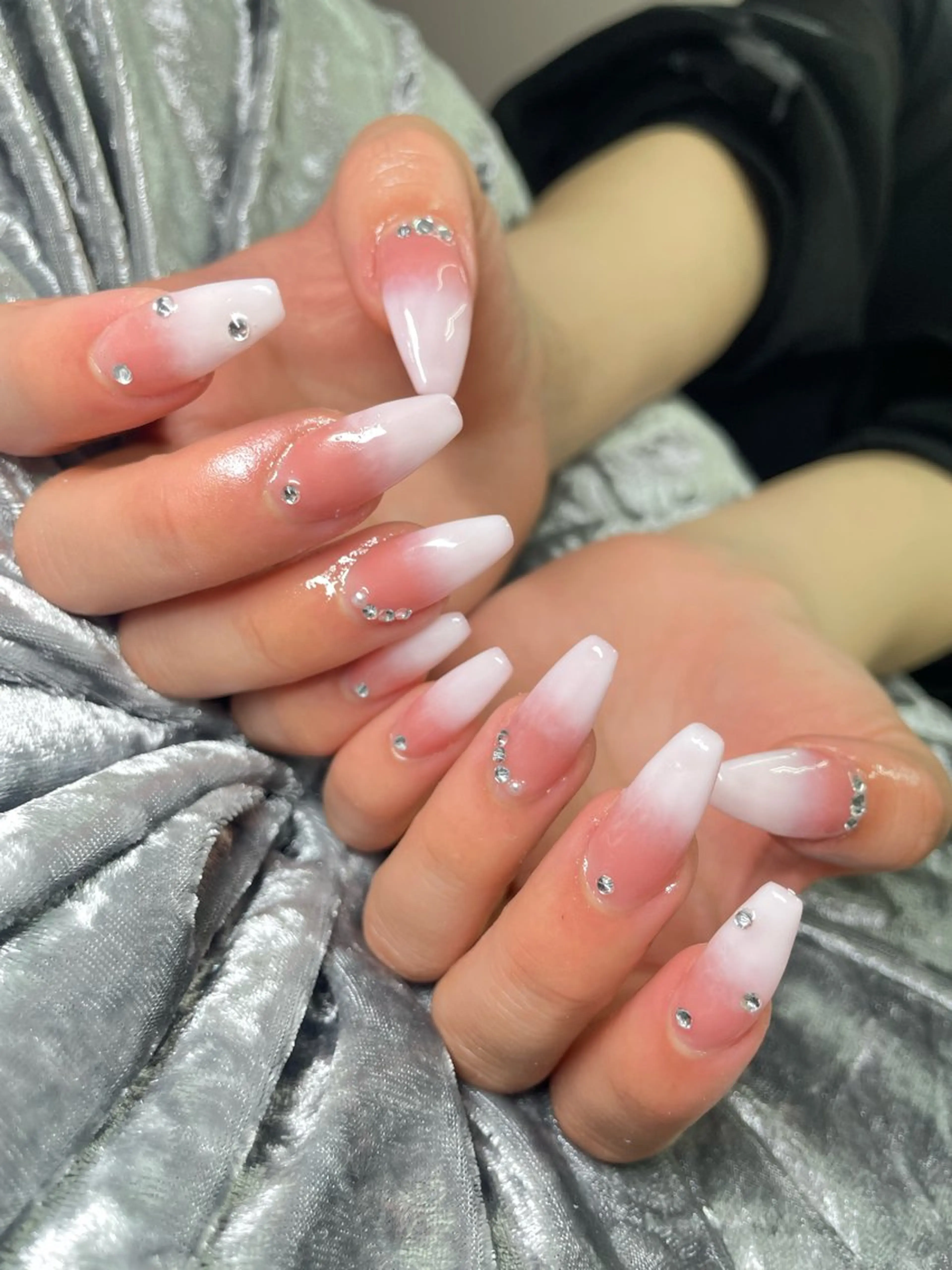 ネイル ハンドネイル Mumu眉毛,ネイル モデル募集中🪄のネイルデザイン