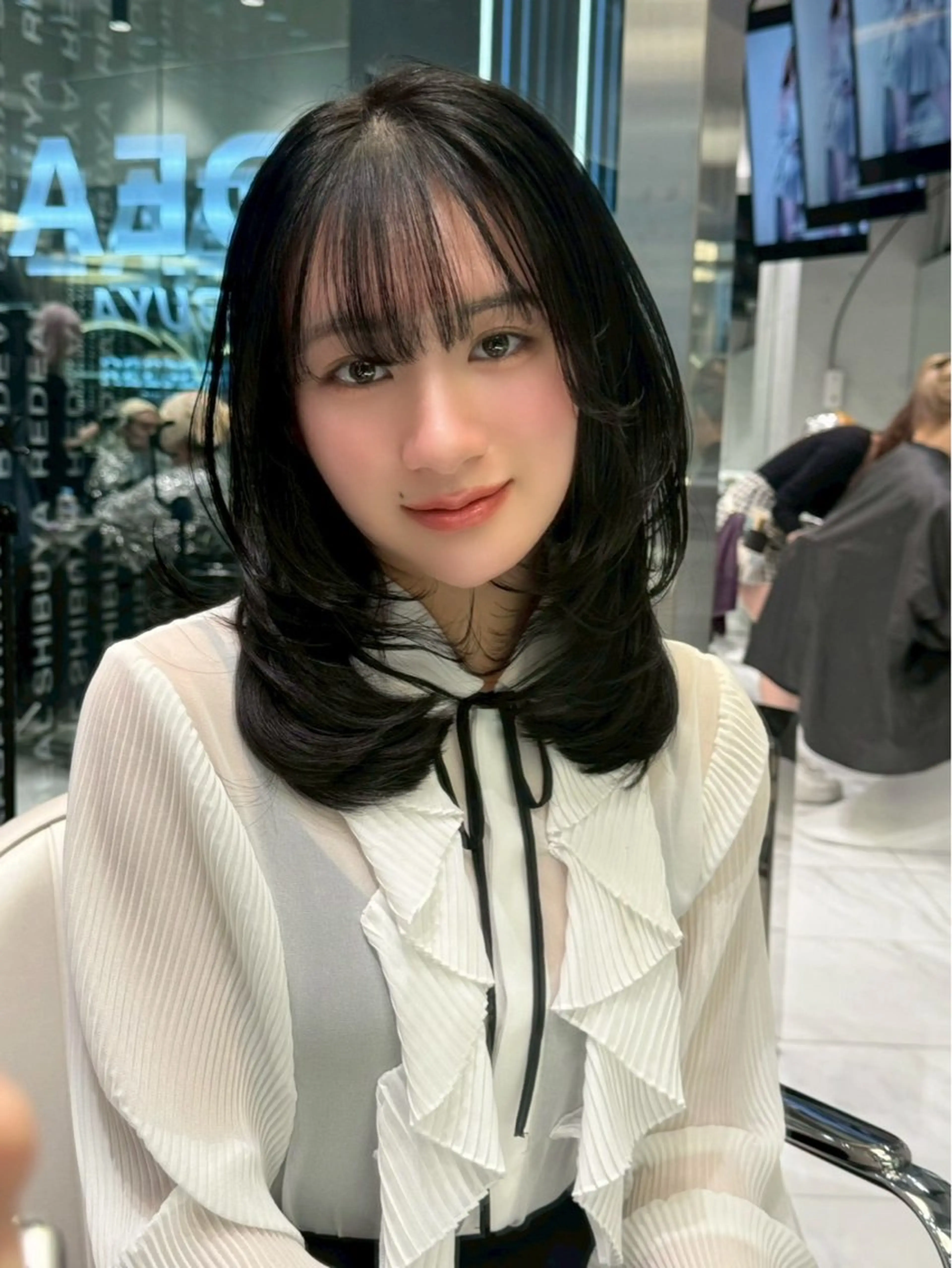 ミディアム 横坂 菜々子のヘアスタイル