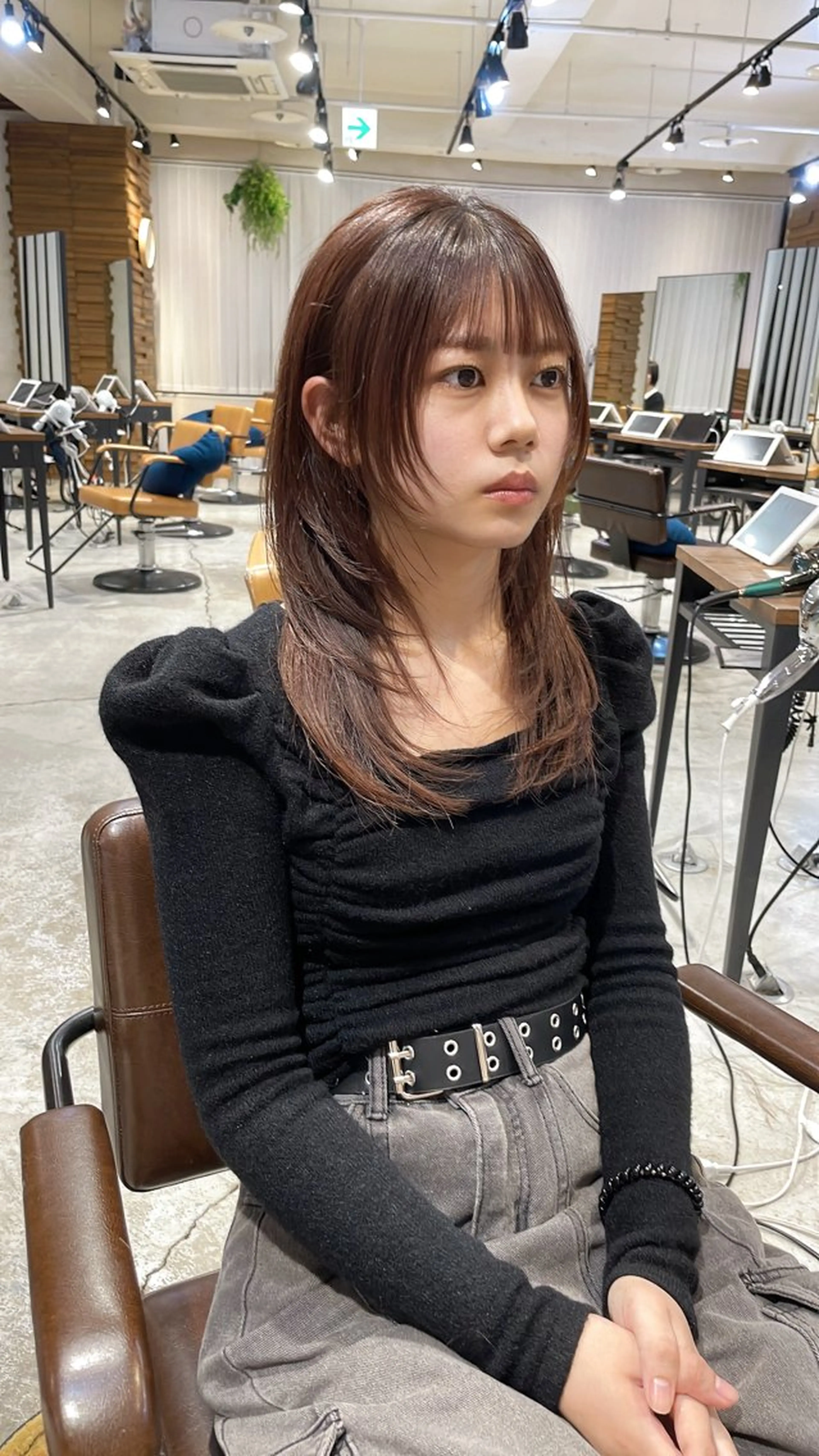 セミロング 顔まわりレイヤー レイヤーカット ウルフカット ウルフカット/ ハッシュカット/山路のヘアスタイル