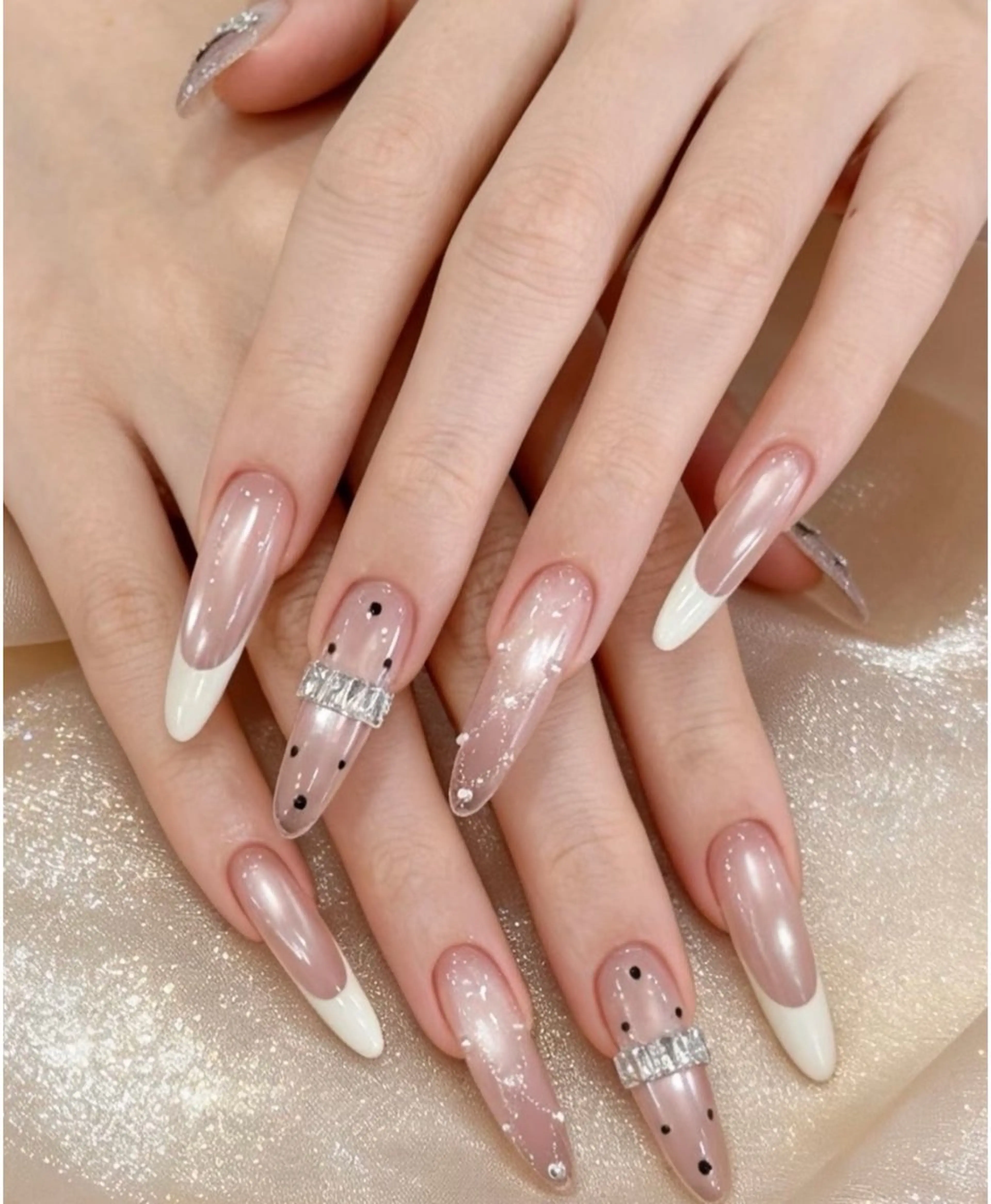 ネイル フレンチネイル キラキラネイル 韓国ネイル シンプルネイル ワンホンネイル ハンドネイル MEI Nailのネイルデザイン