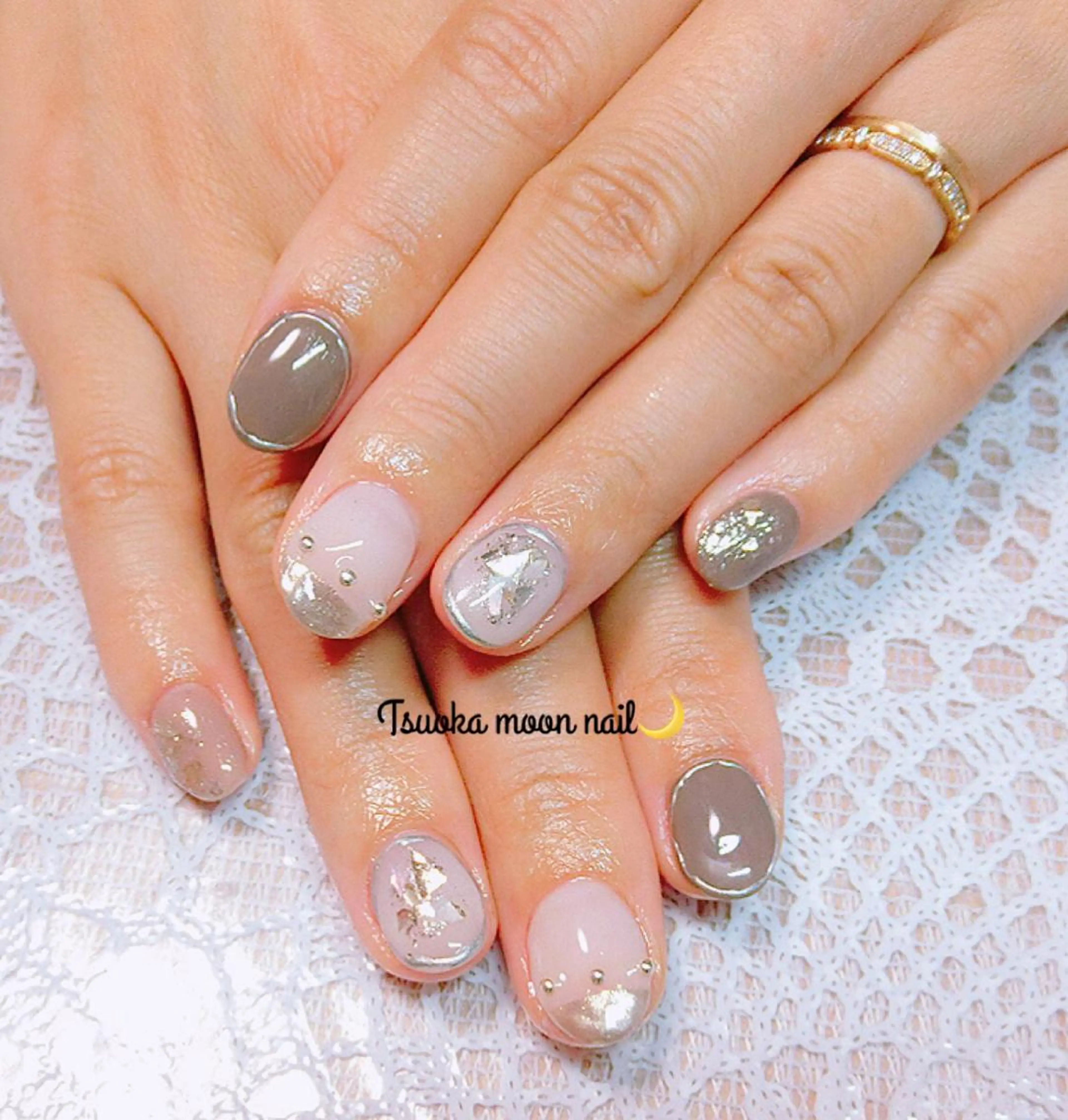 ネイル 持ち込み ニュアンスネイル 🌙都岡 ムーンネイルのネイルデザイン