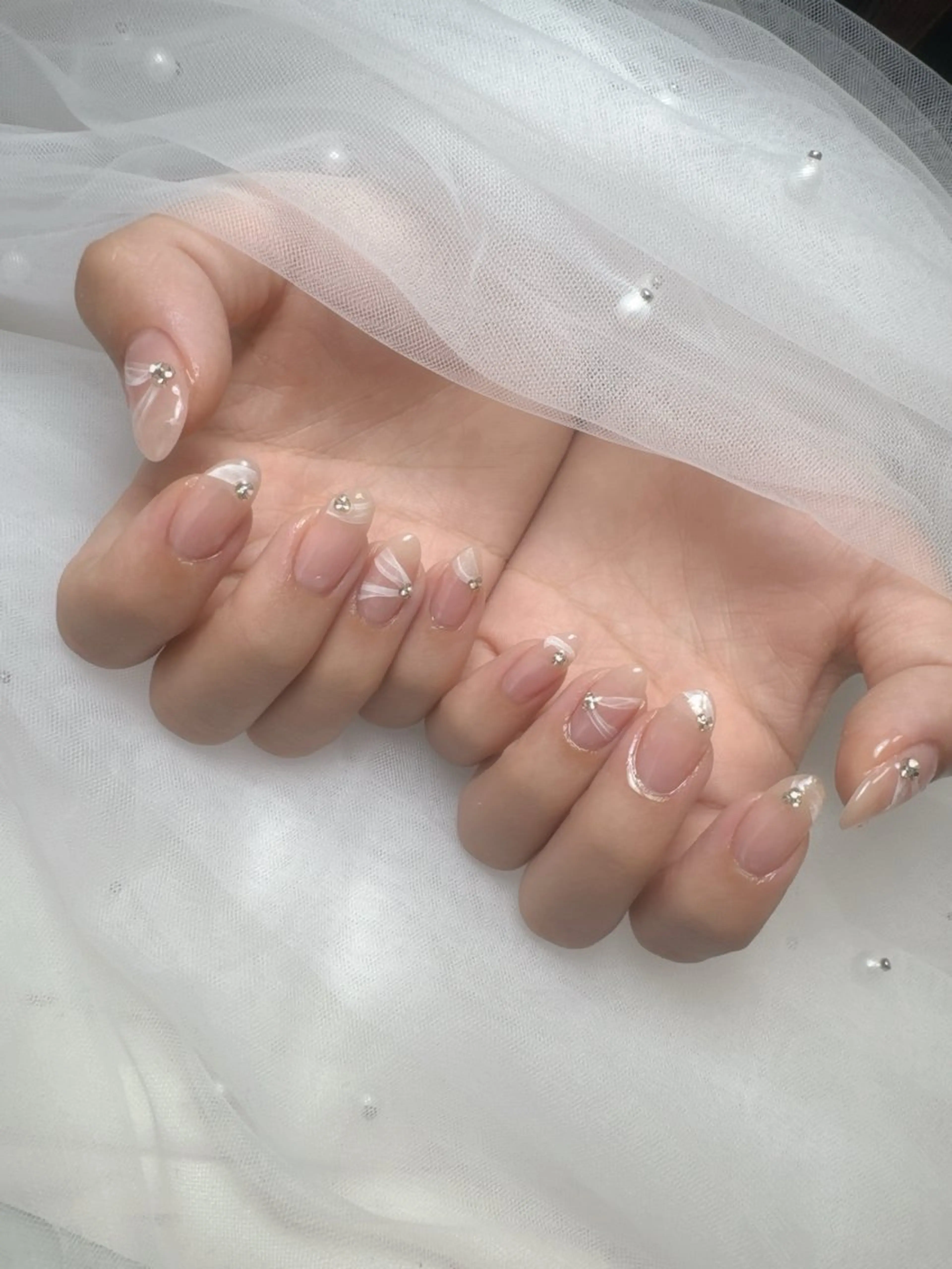 ネイル フレンチネイル ガラスフレンチ マグネットネイル 持ち込み ニュアンスネイル ハンドネイル Queeens nailのネイルデザイン