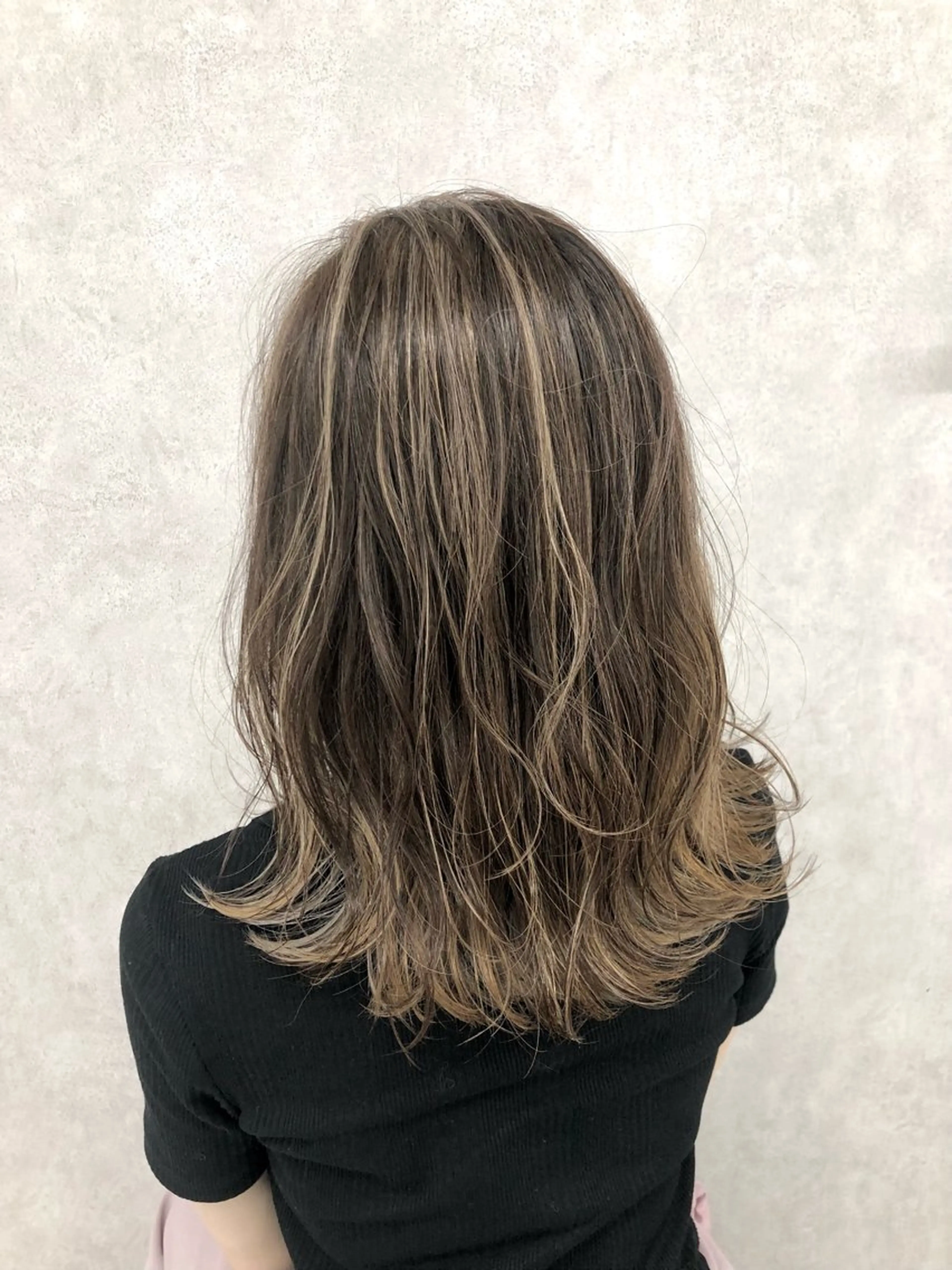 セミロング カラー バレイヤージュ ベージュカラー レイヤーカット ショート、韓国メンズ ヘアのかつらぎのヘアスタイル