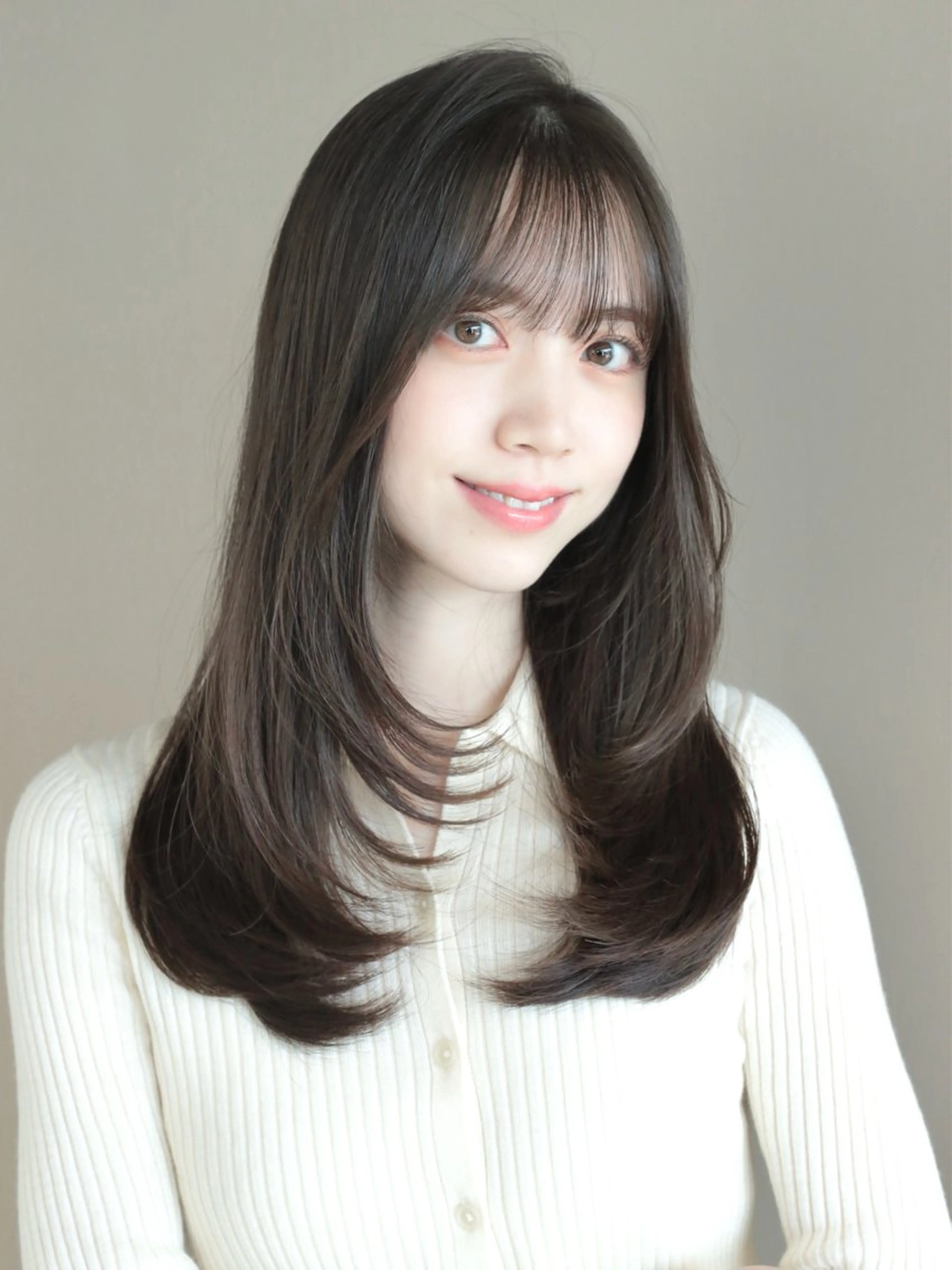 セミロング カラー レイヤーカット カット ヘアカラー トリートメント レイヤー/顔周り /透明感🩶高橋大のヘアスタイル