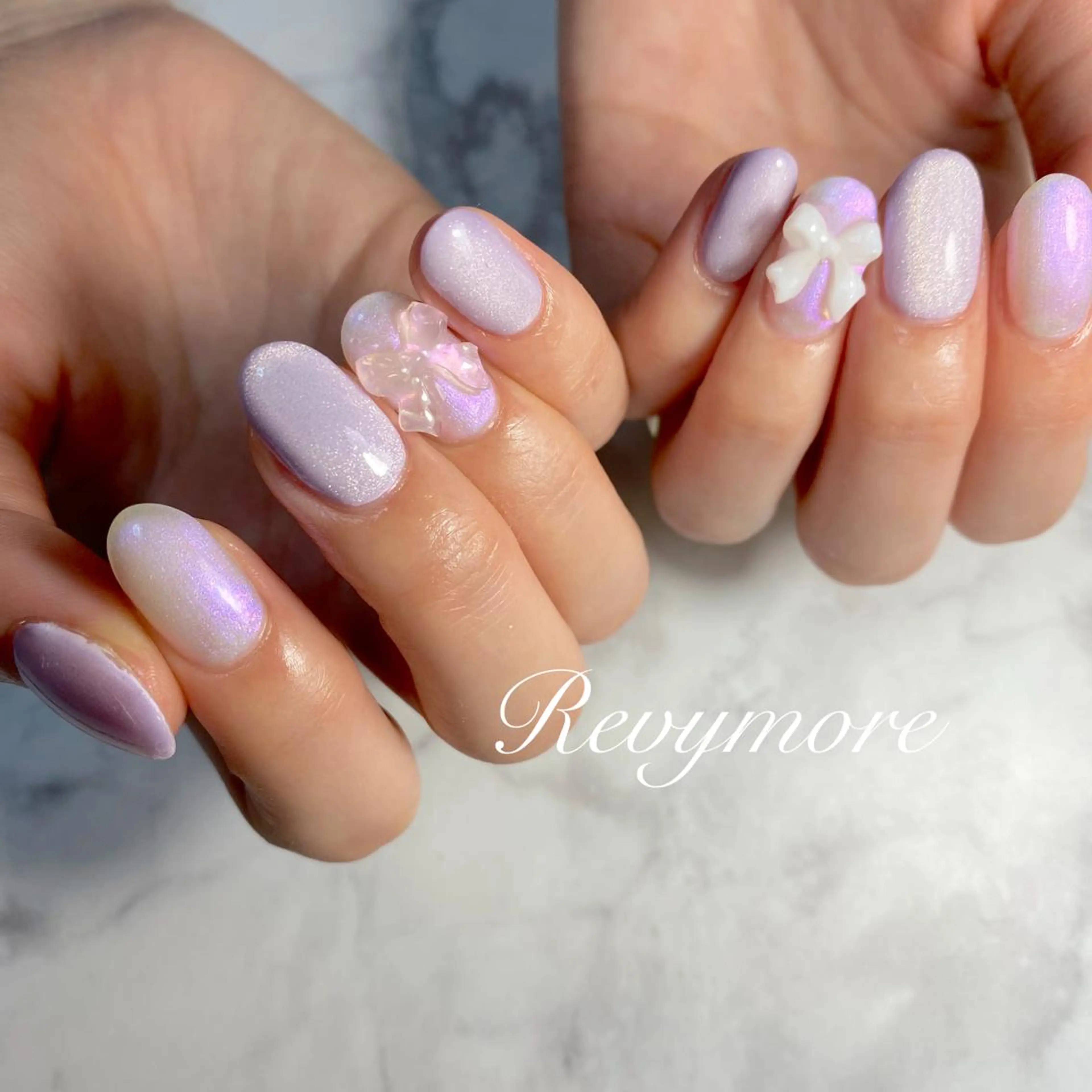 ミディアム ネイル 韓国風ヘア ジェルネイル キラキラネイル 韓国ネイル ニュアンスネイル nail salon Revymoreのネイルデザイン