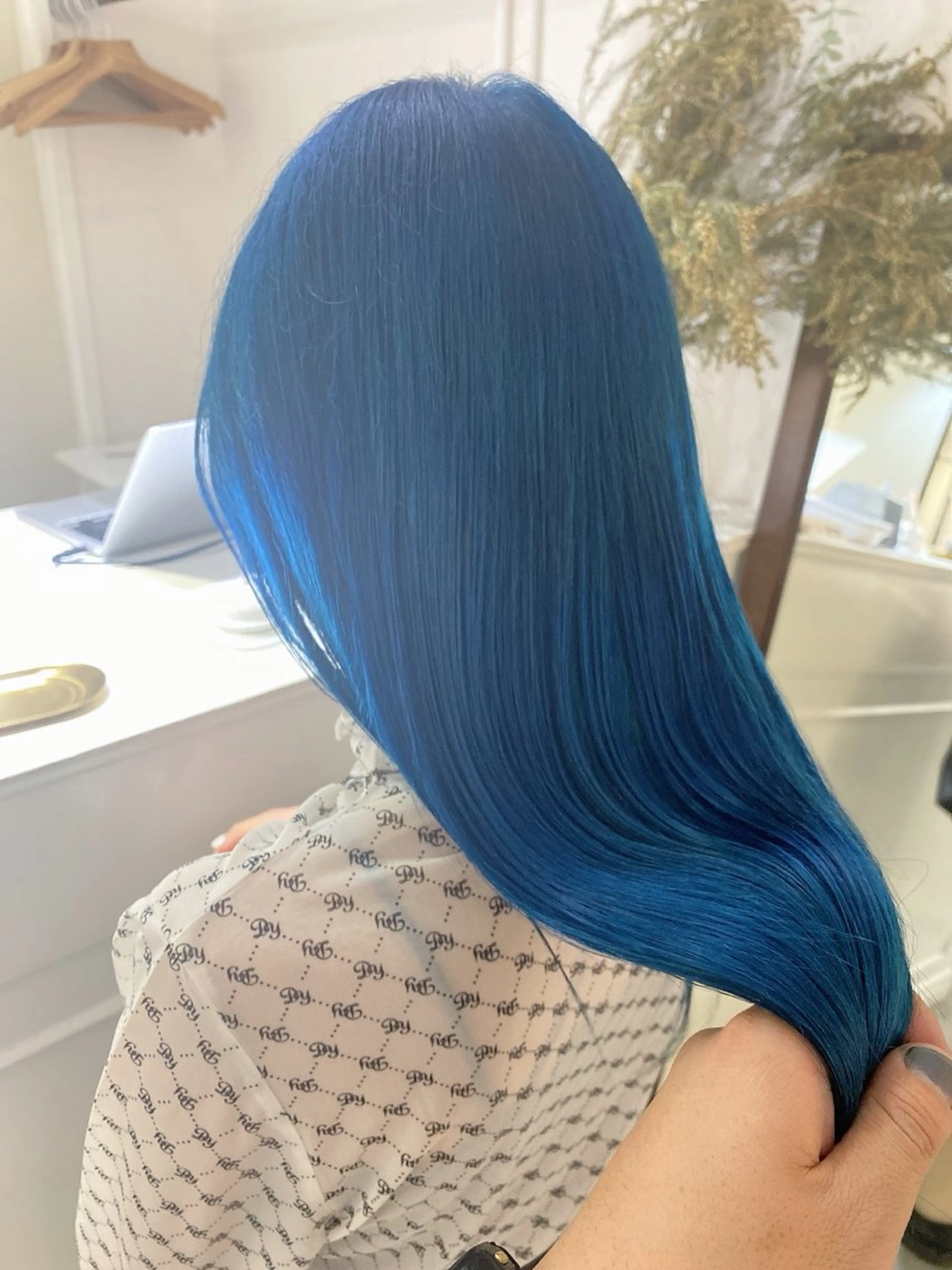 ロング カット ヘアカラー ili 梅田のヘアスタイル