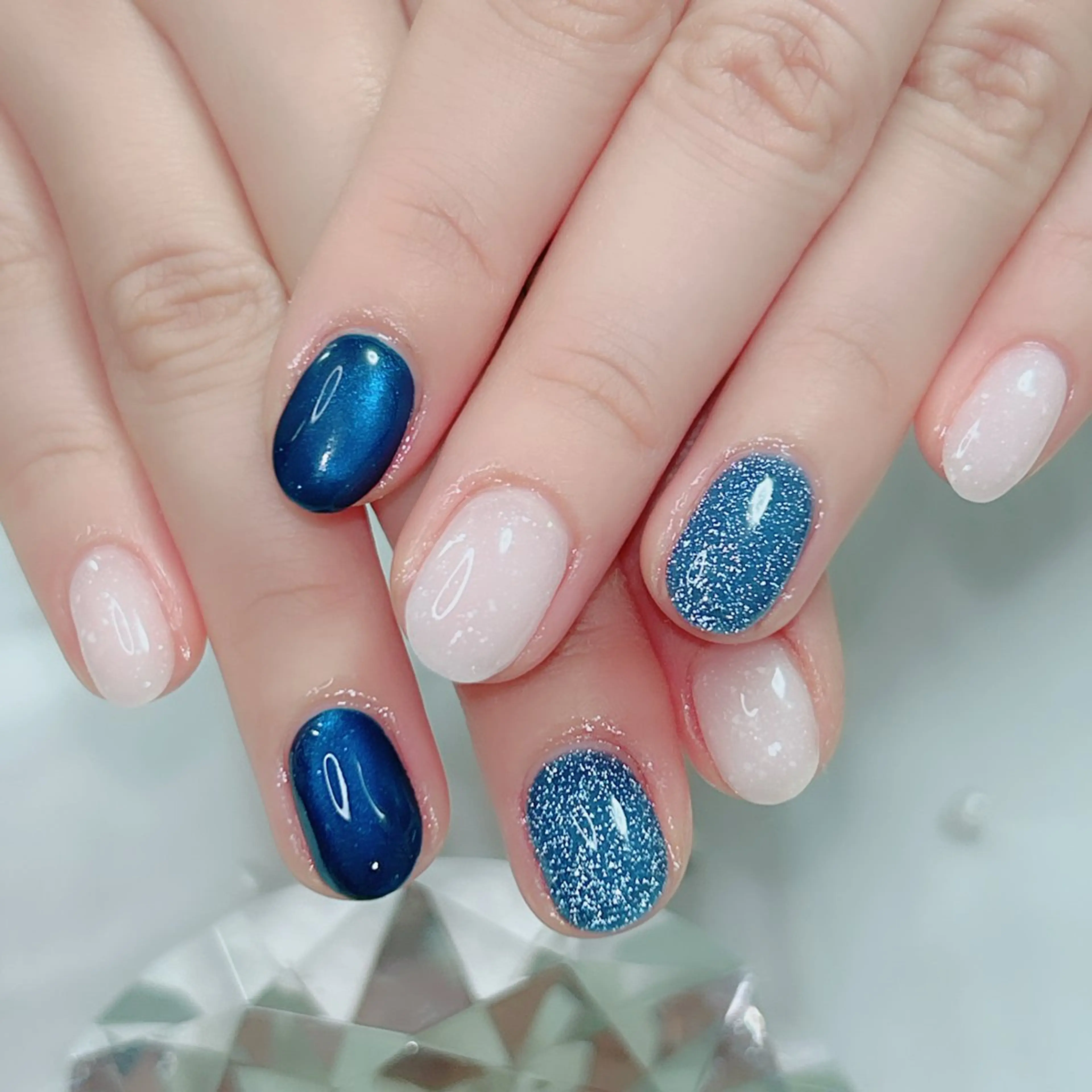 ネイル オーロラネイル ミラーネイル オフィスネイル ワンカラーネイル シンプルネイル ハンドネイル Cute Tips nailのネイルデザイン