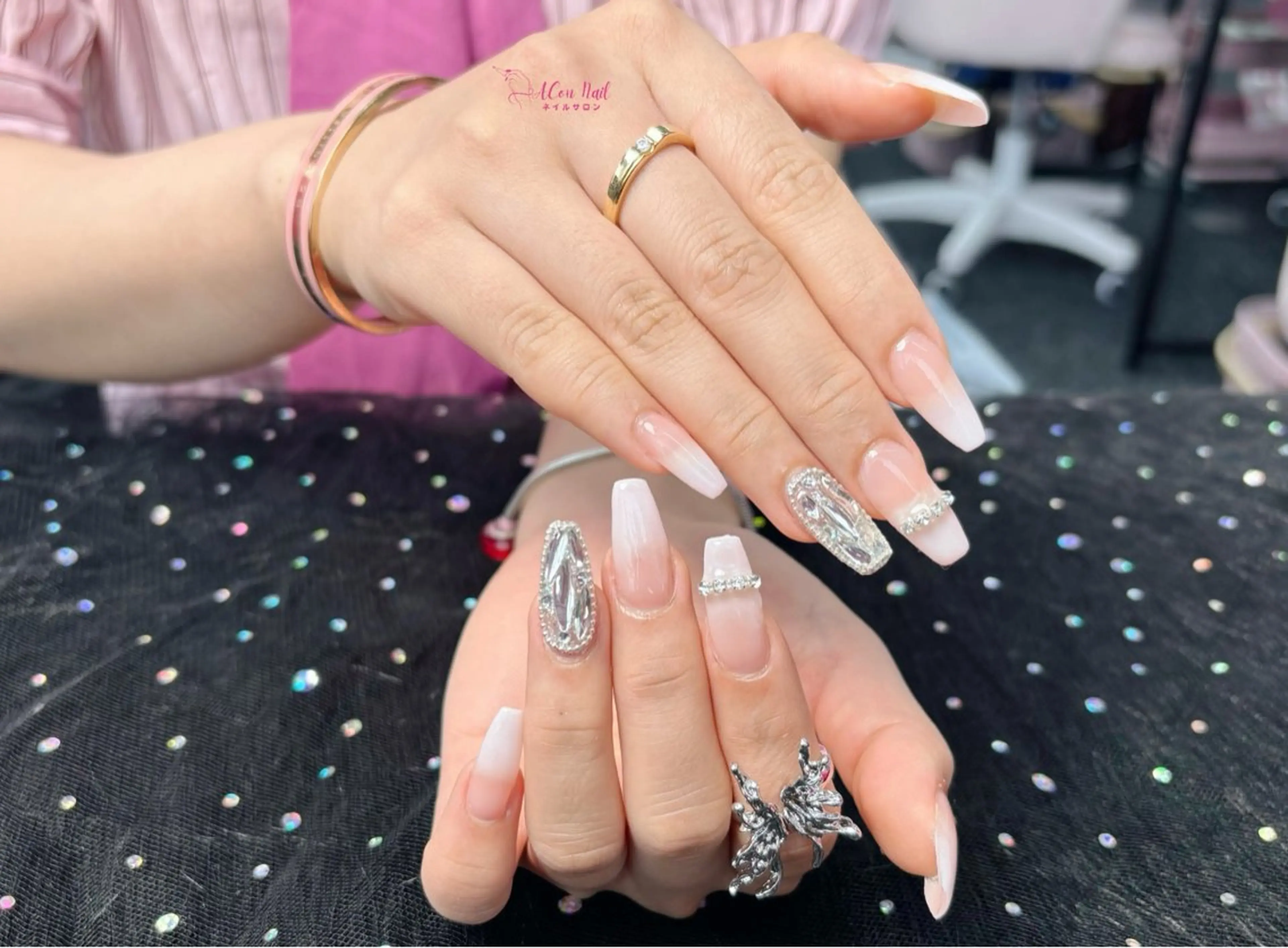 ネイル 桜ネイル 長さ出し フラワーネイル フレンチネイル ジェルネイル ACon NailSalonのネイルデザイン