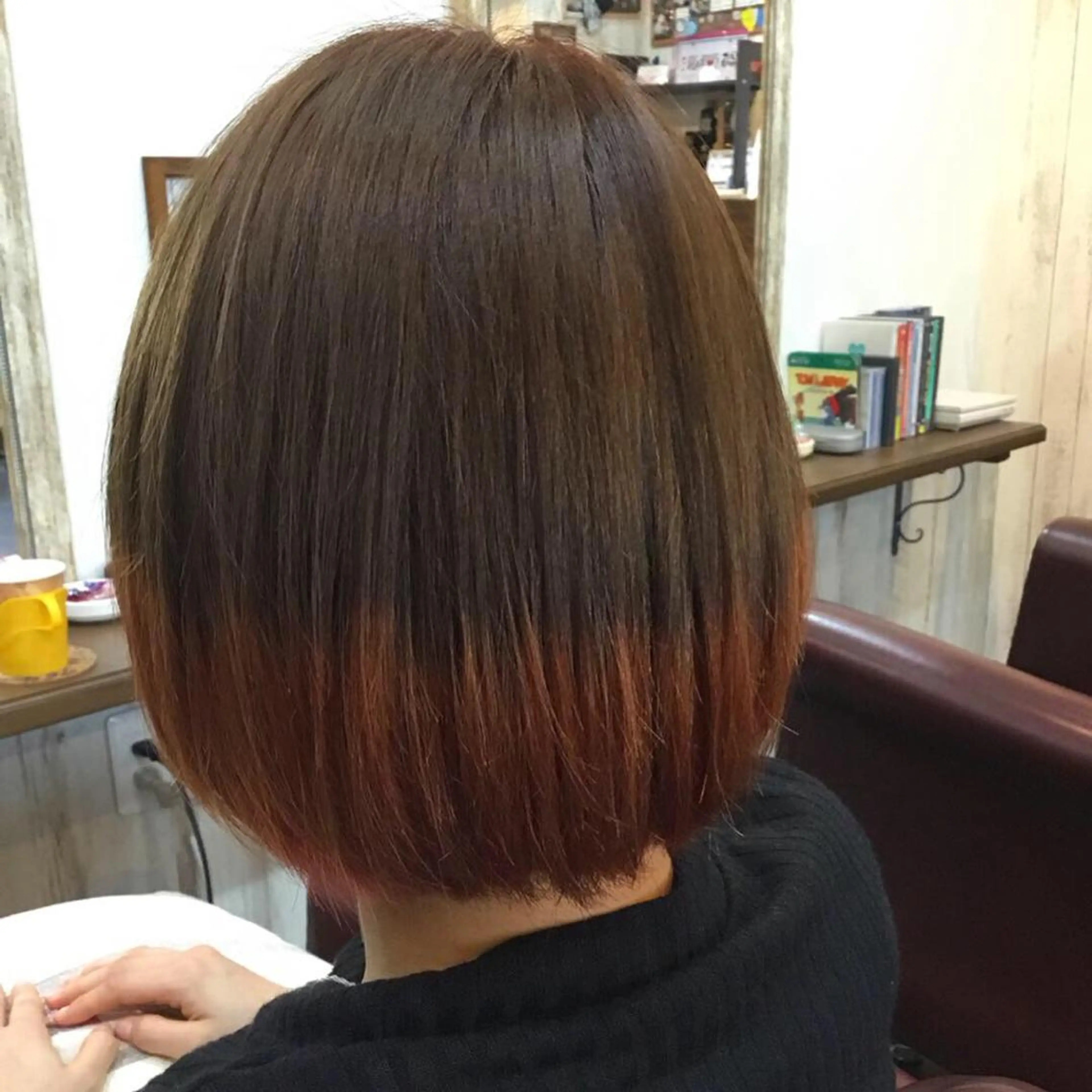 ショート カラー embrace エンブレイスのヘアスタイル