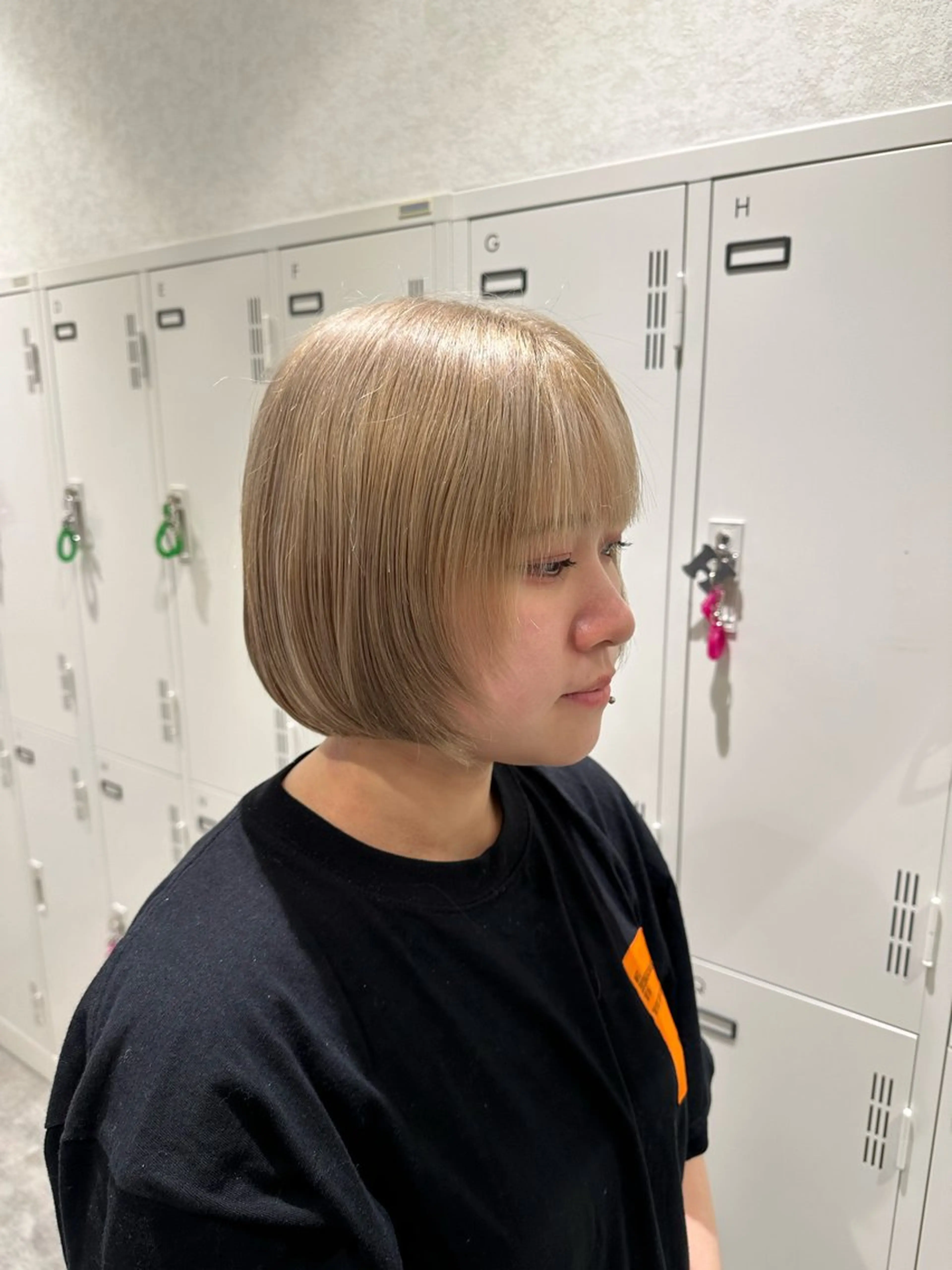 ショート カラー ベージュカラー ブリーチ ケアブリーチ ダブルカラー ハイトーンカラー シールエクステ/ ブリーチカラーのヘアスタイル