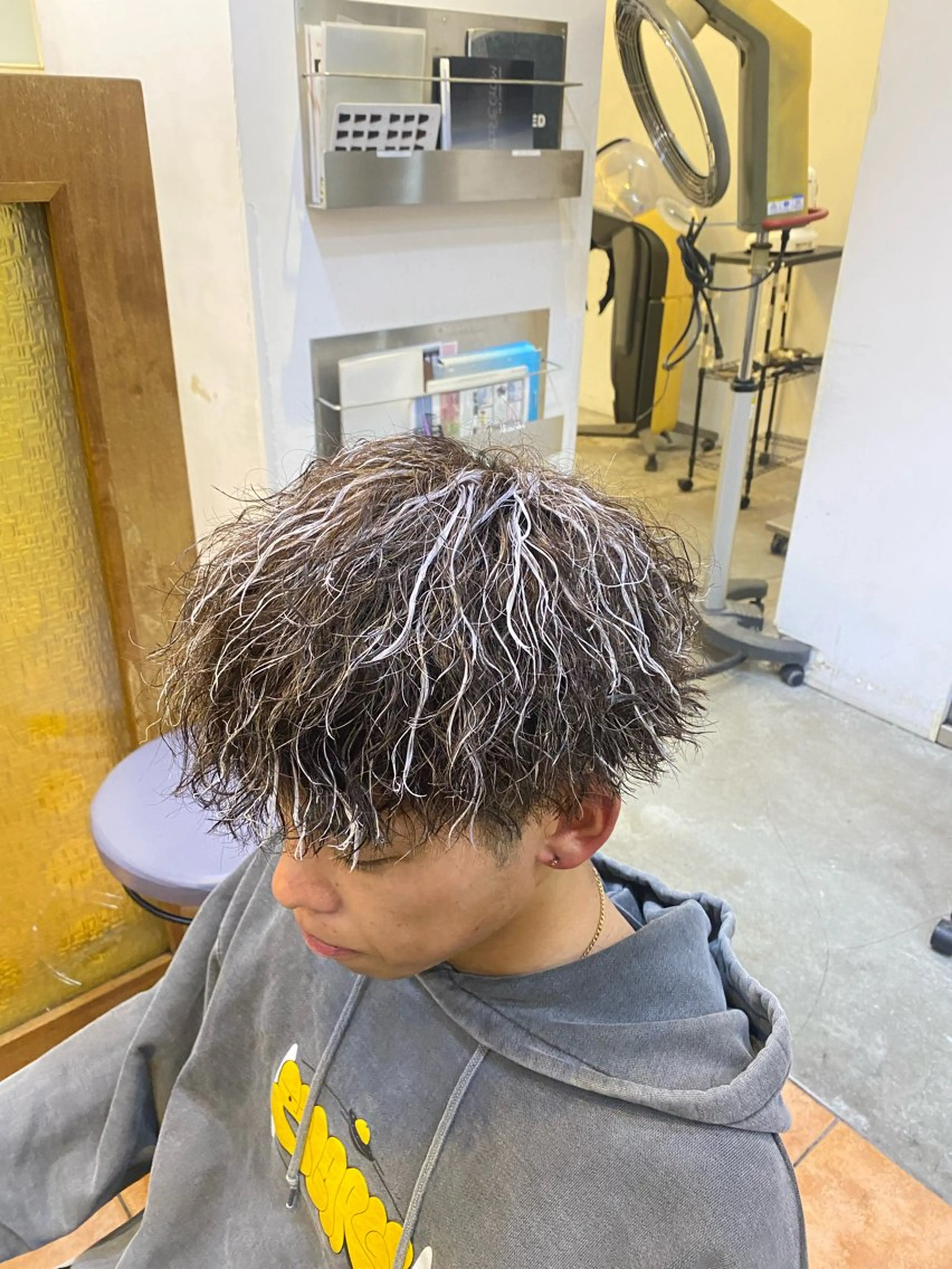 カラー パーマ メンズ プロフィールを ご覧くださいのヘアスタイル